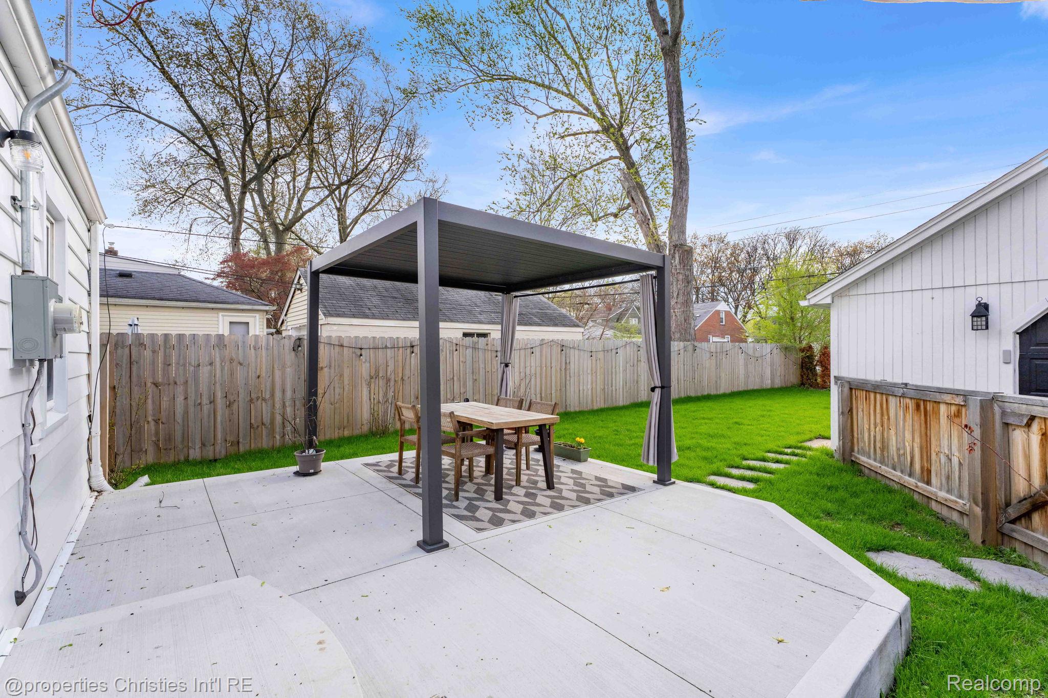 1617 N Vermont Avenue
