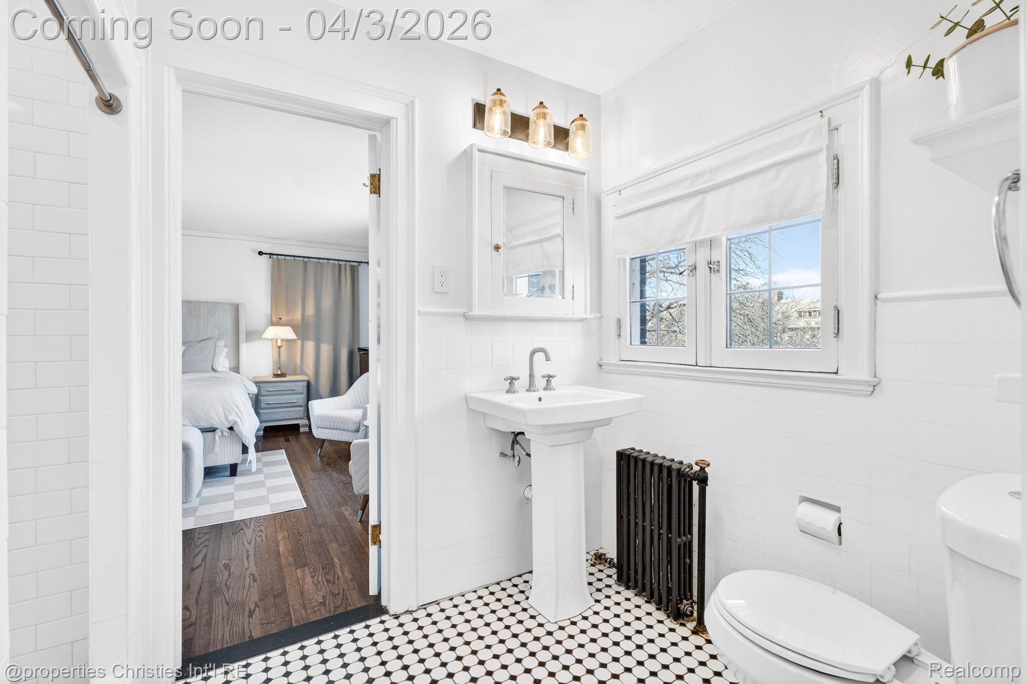 1675 Chicago Boulevard