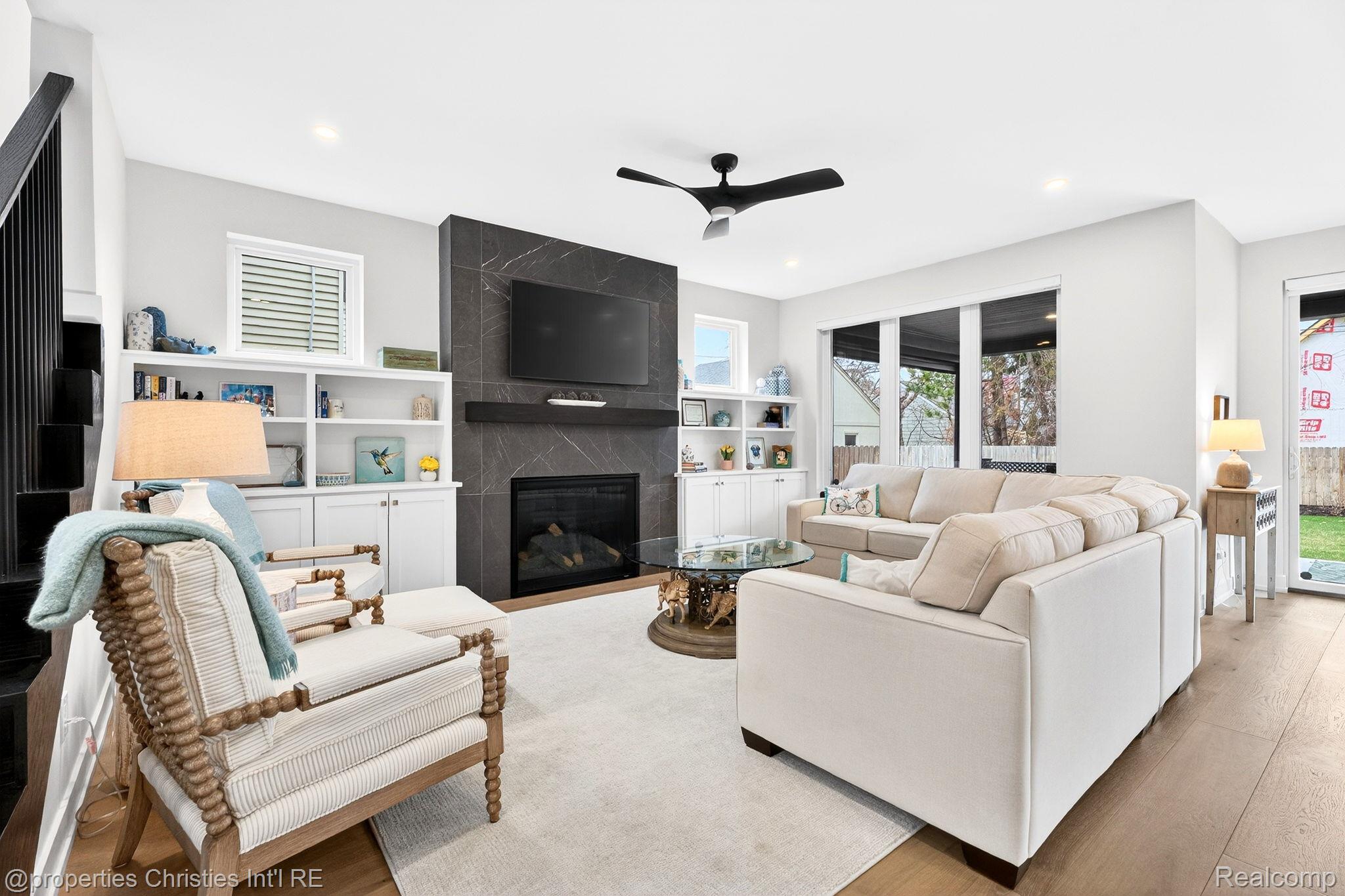 2647 Dorchester Road