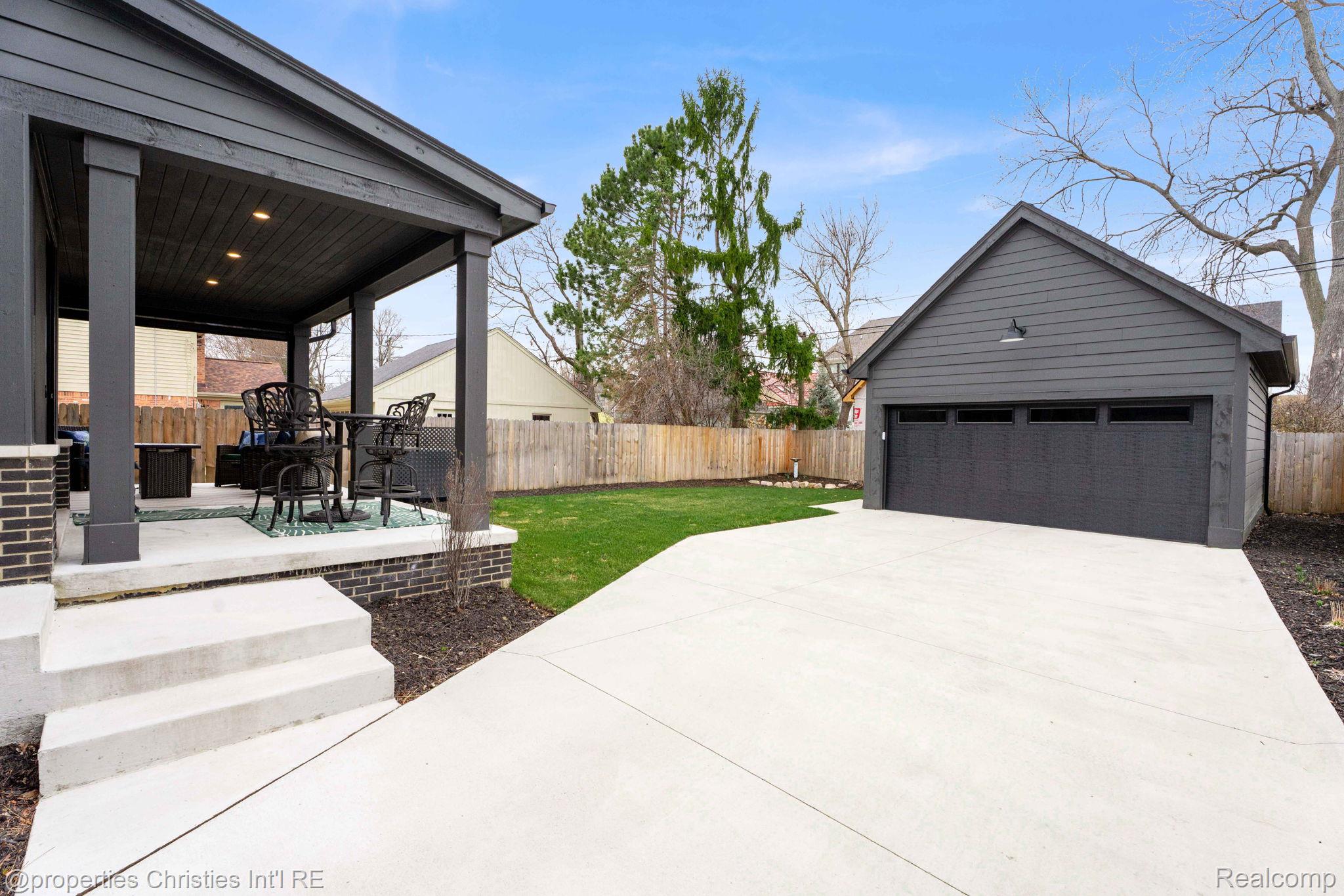 2647 Dorchester Road