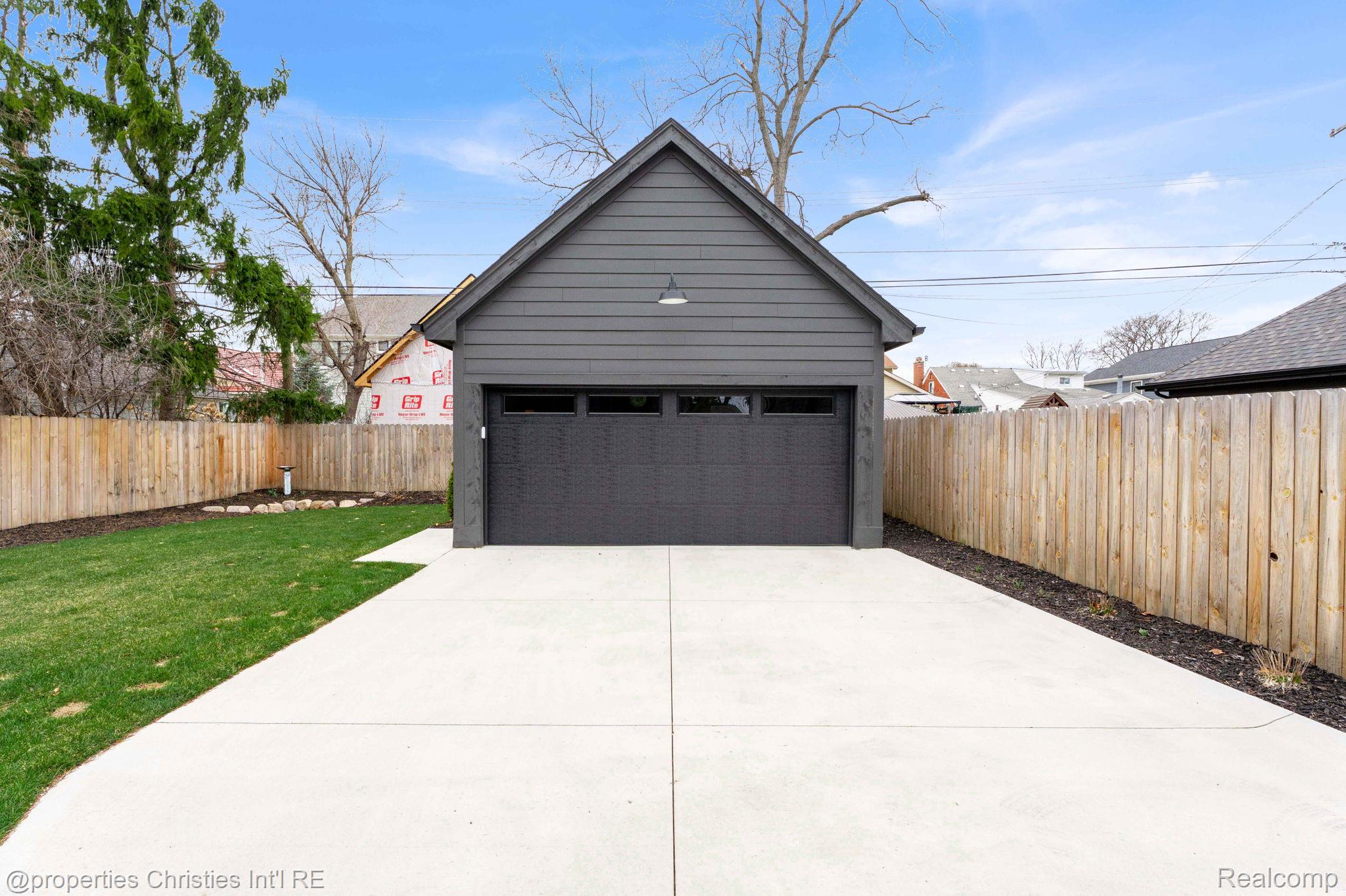 2647 Dorchester Road