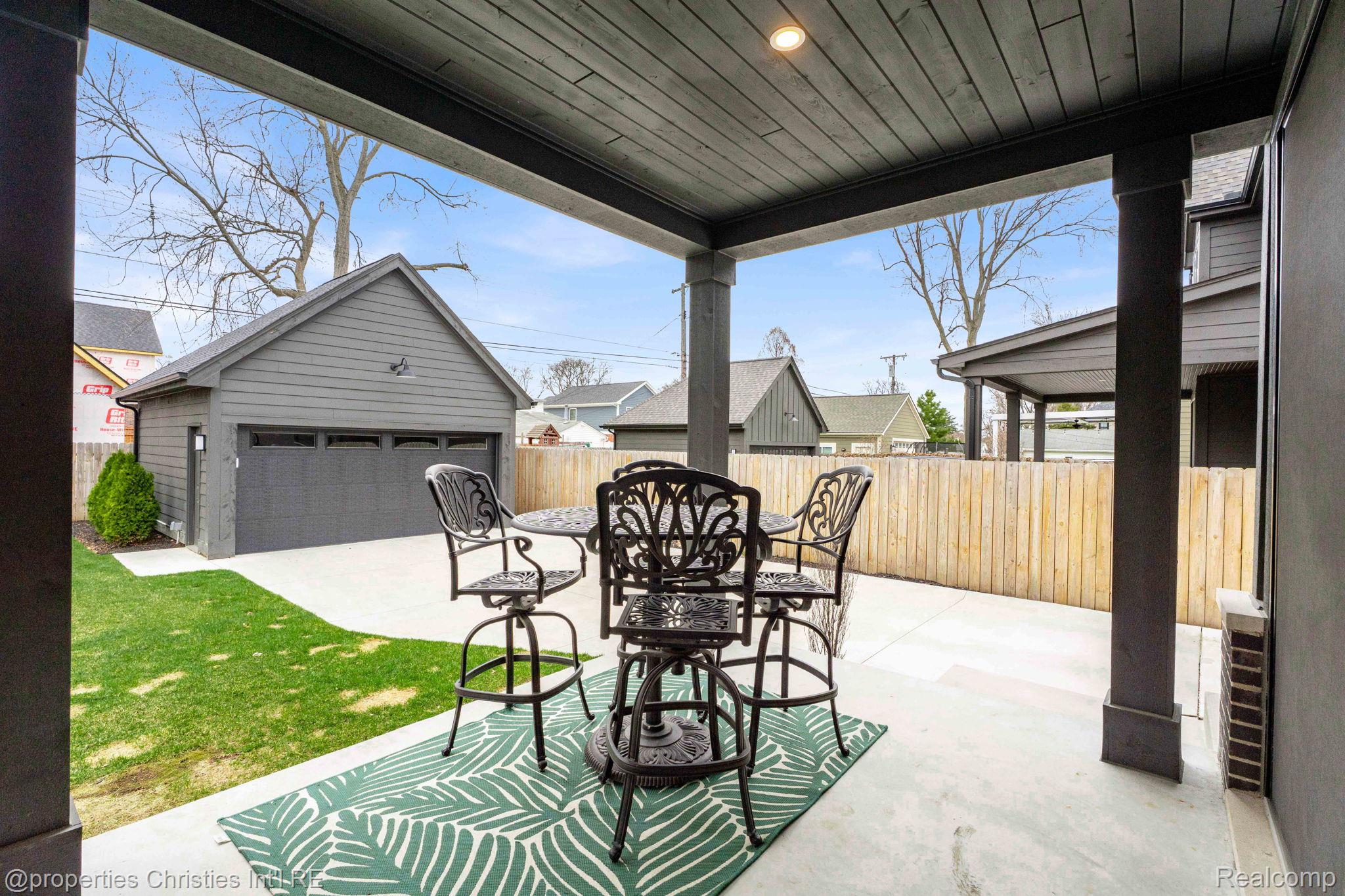 2647 Dorchester Road