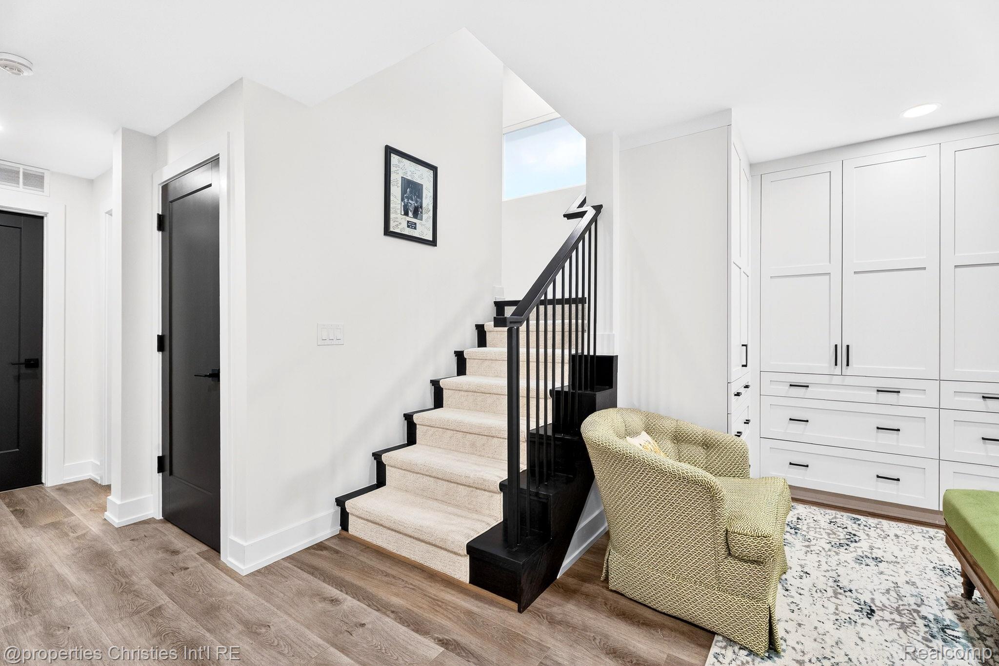 2647 Dorchester Road