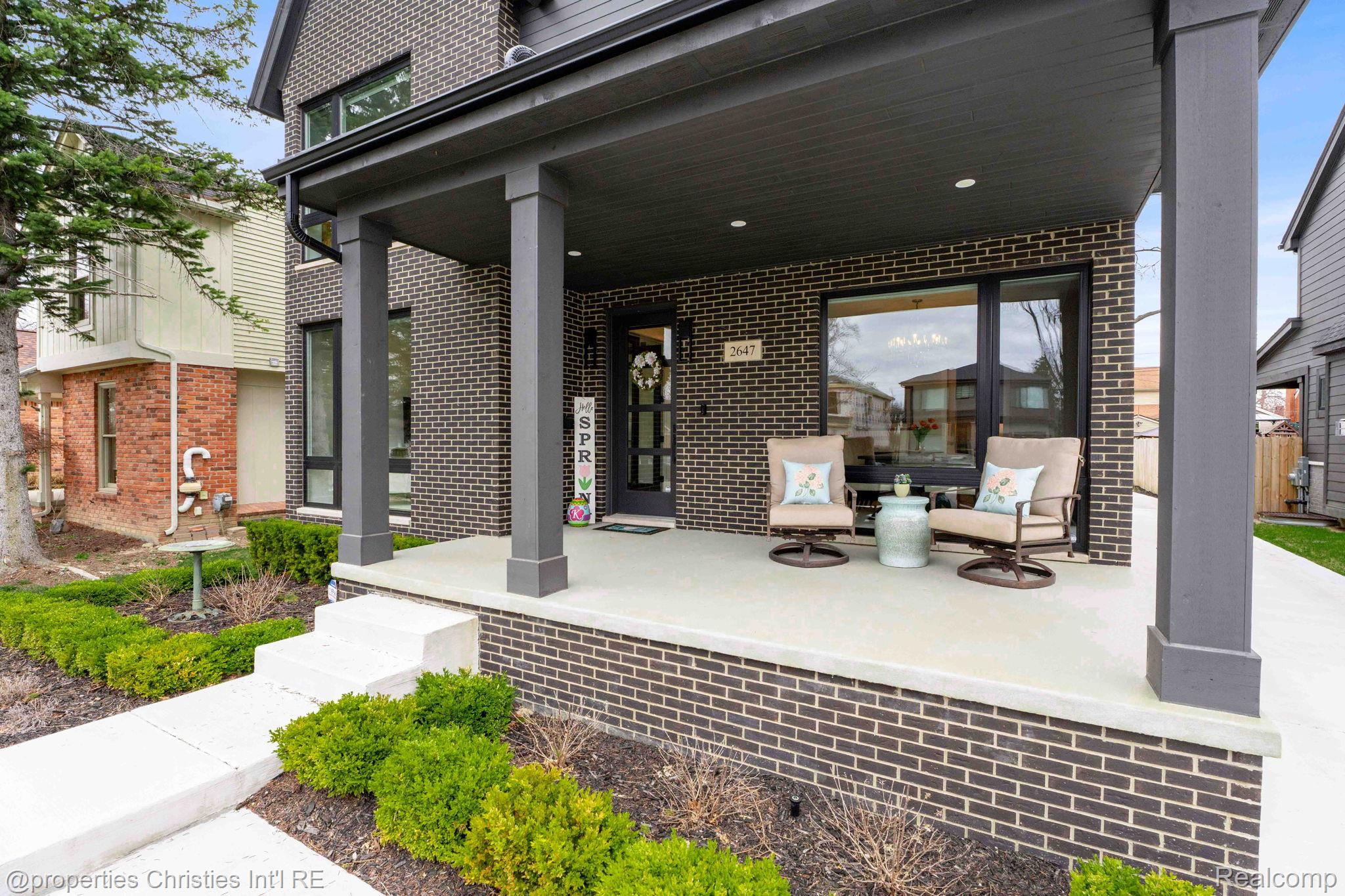 2647 Dorchester Road