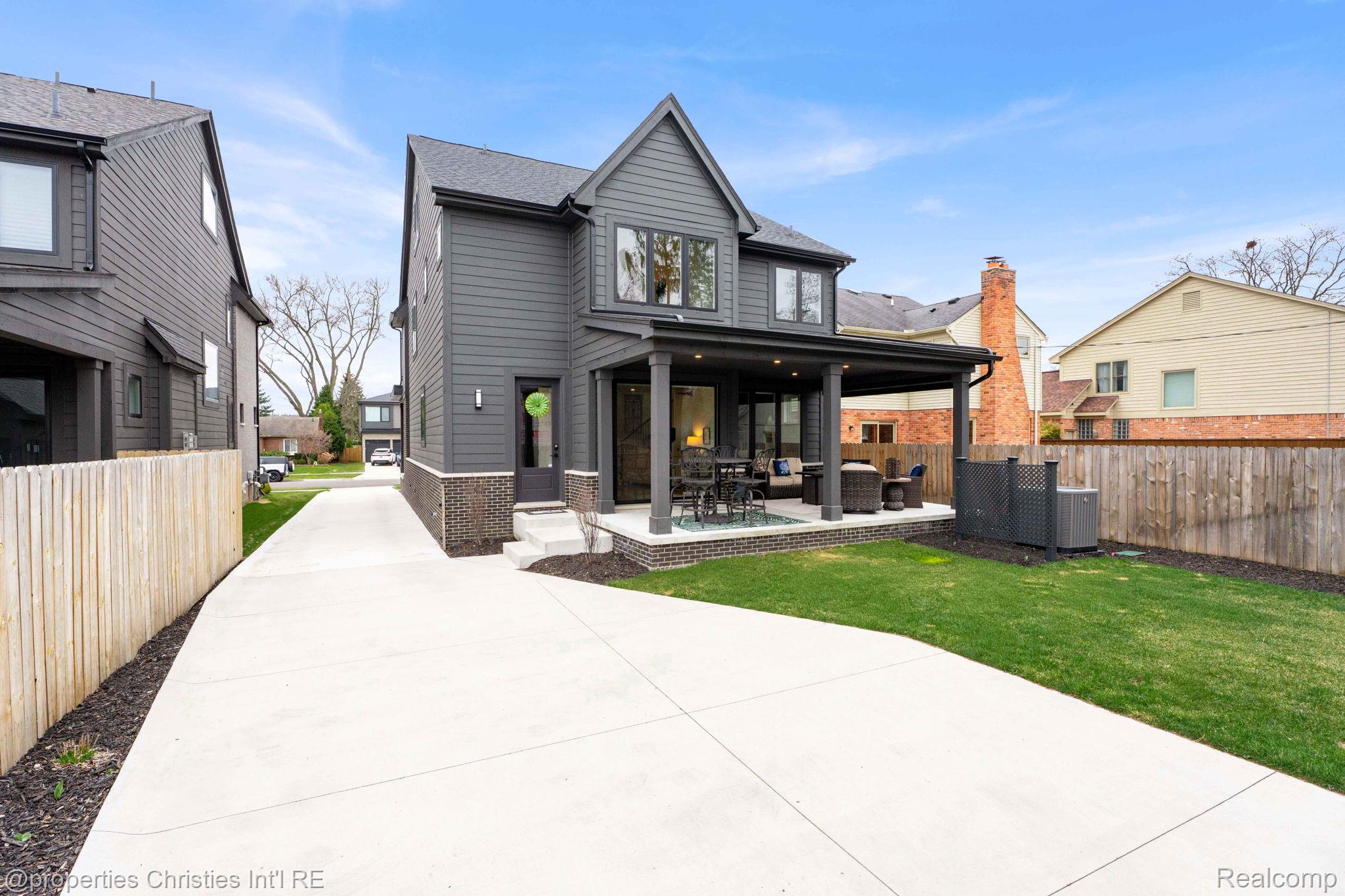 2647 Dorchester Road