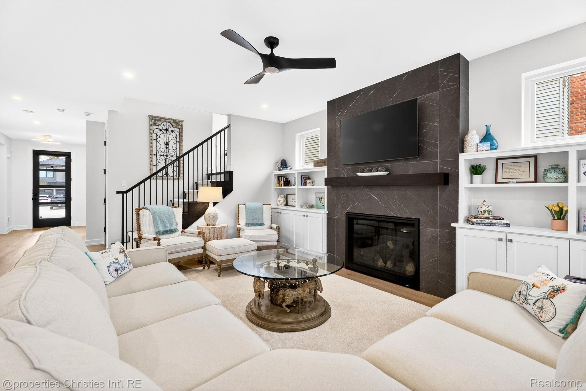 2647 Dorchester Road