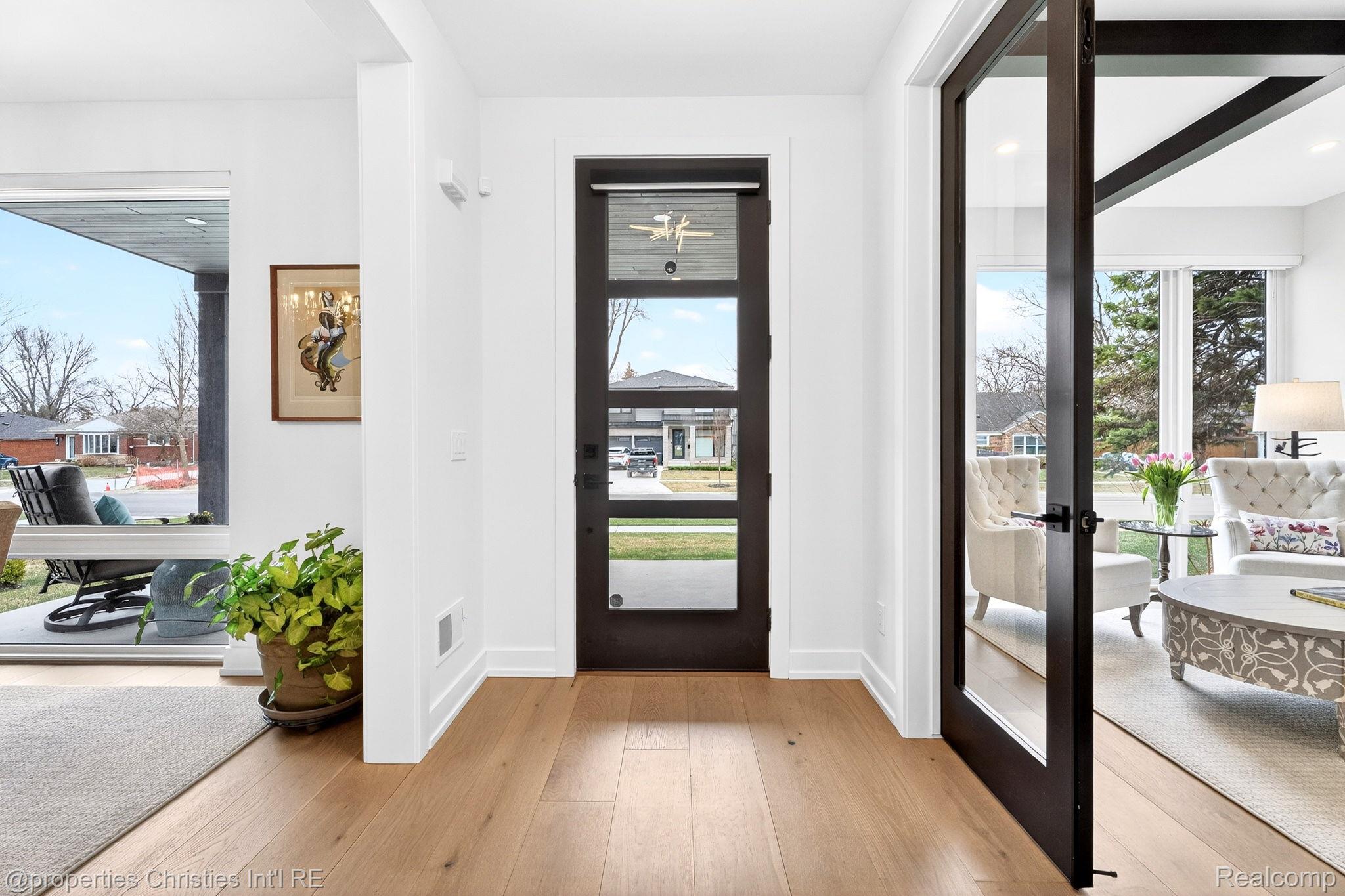 2647 Dorchester Road