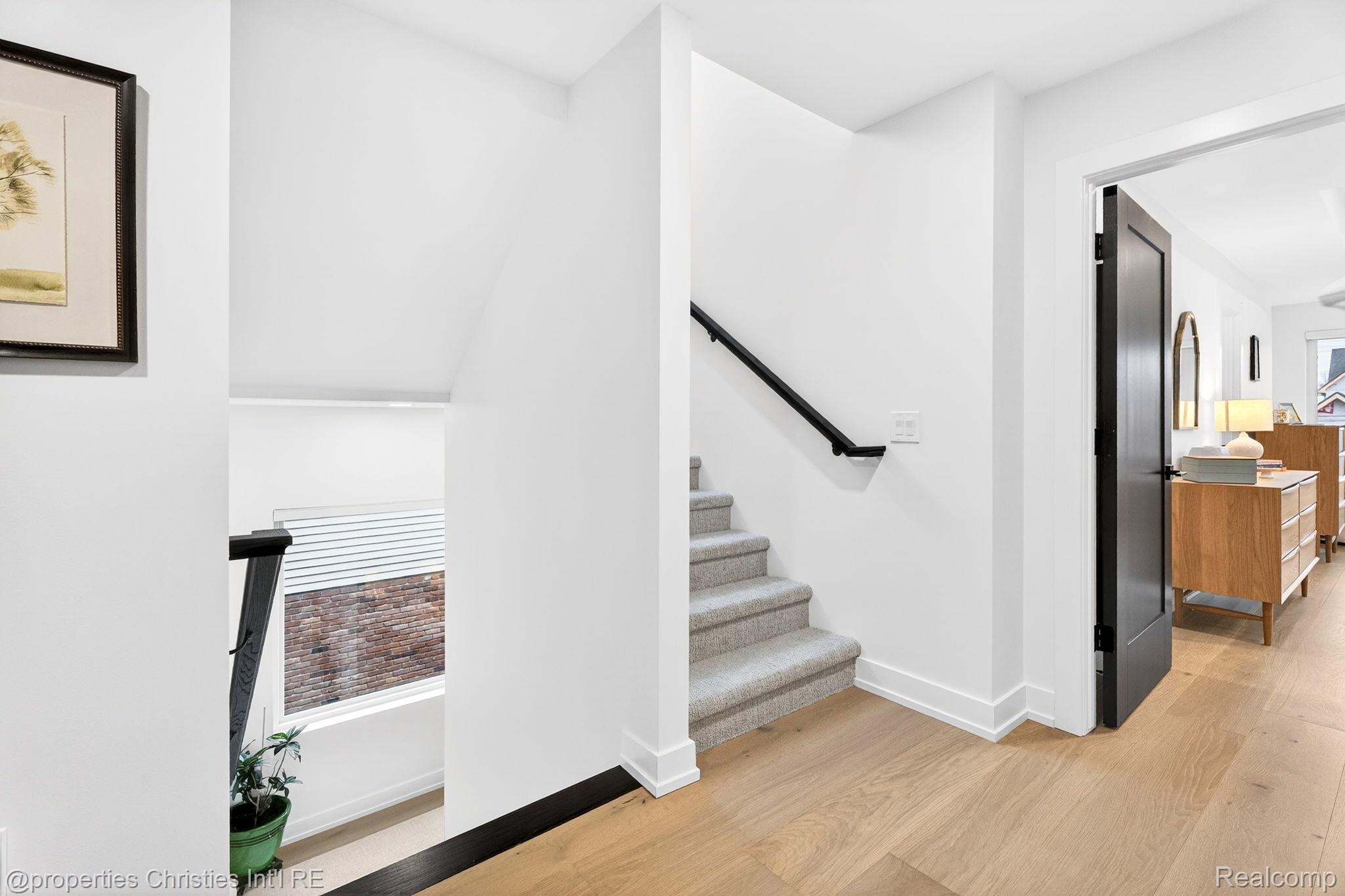 2647 Dorchester Road