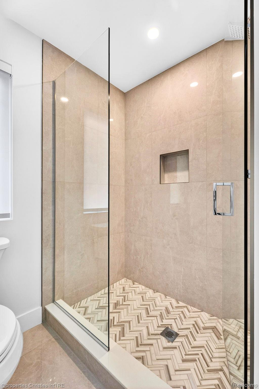 2647 Dorchester Road