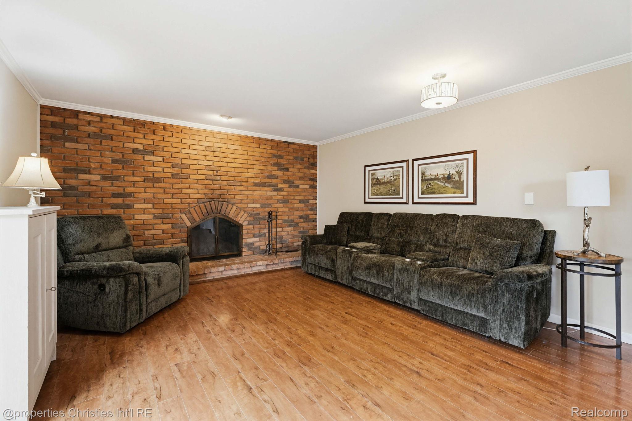 8648 Tamarack Drive