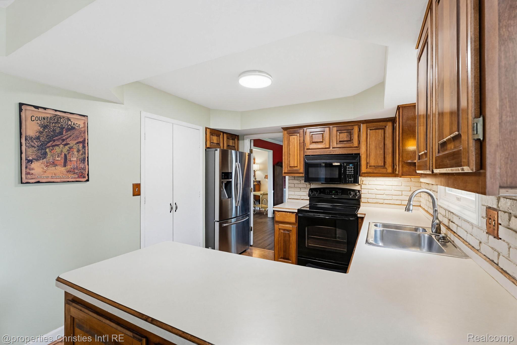 8648 Tamarack Drive