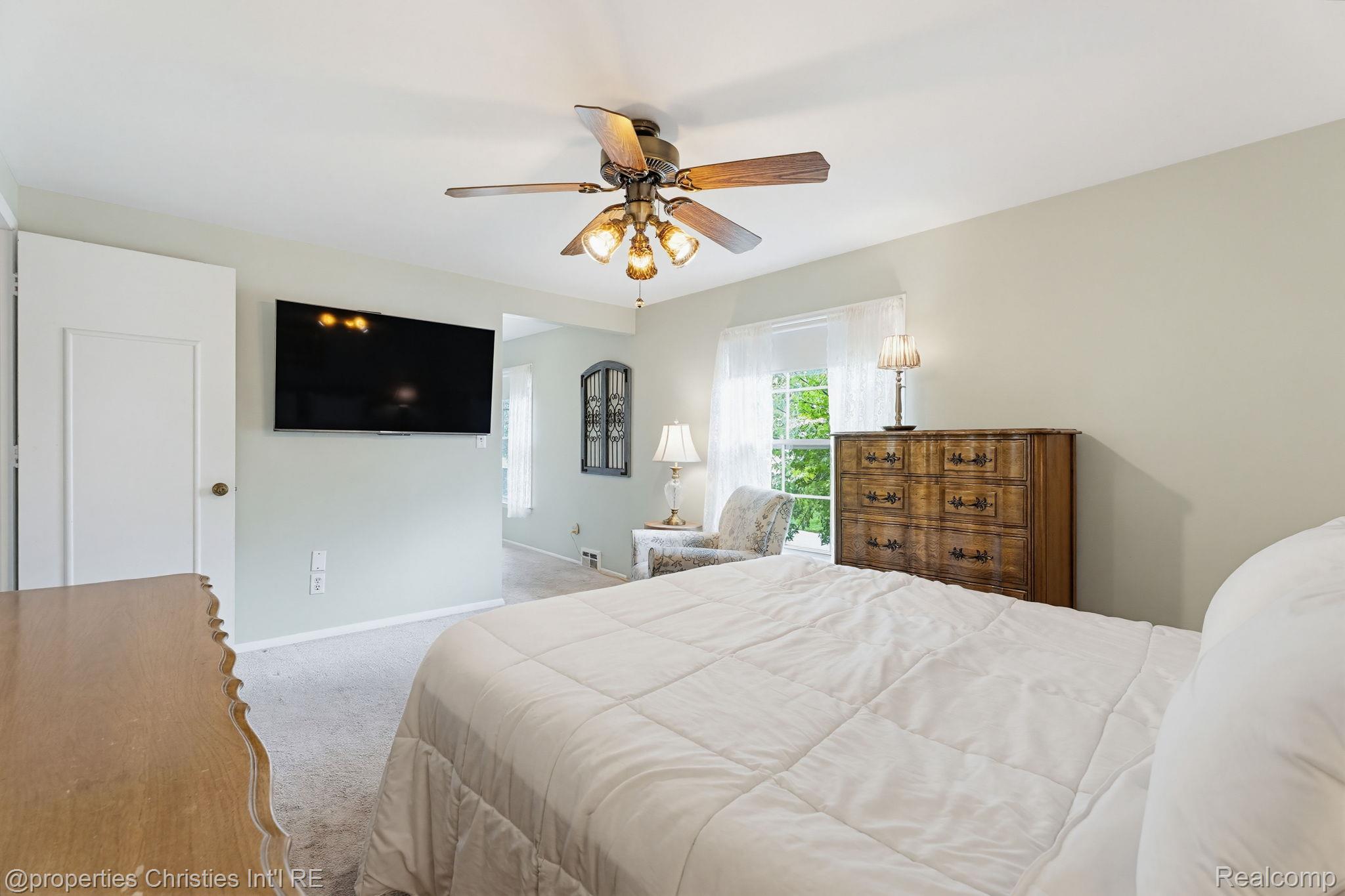 8648 Tamarack Drive