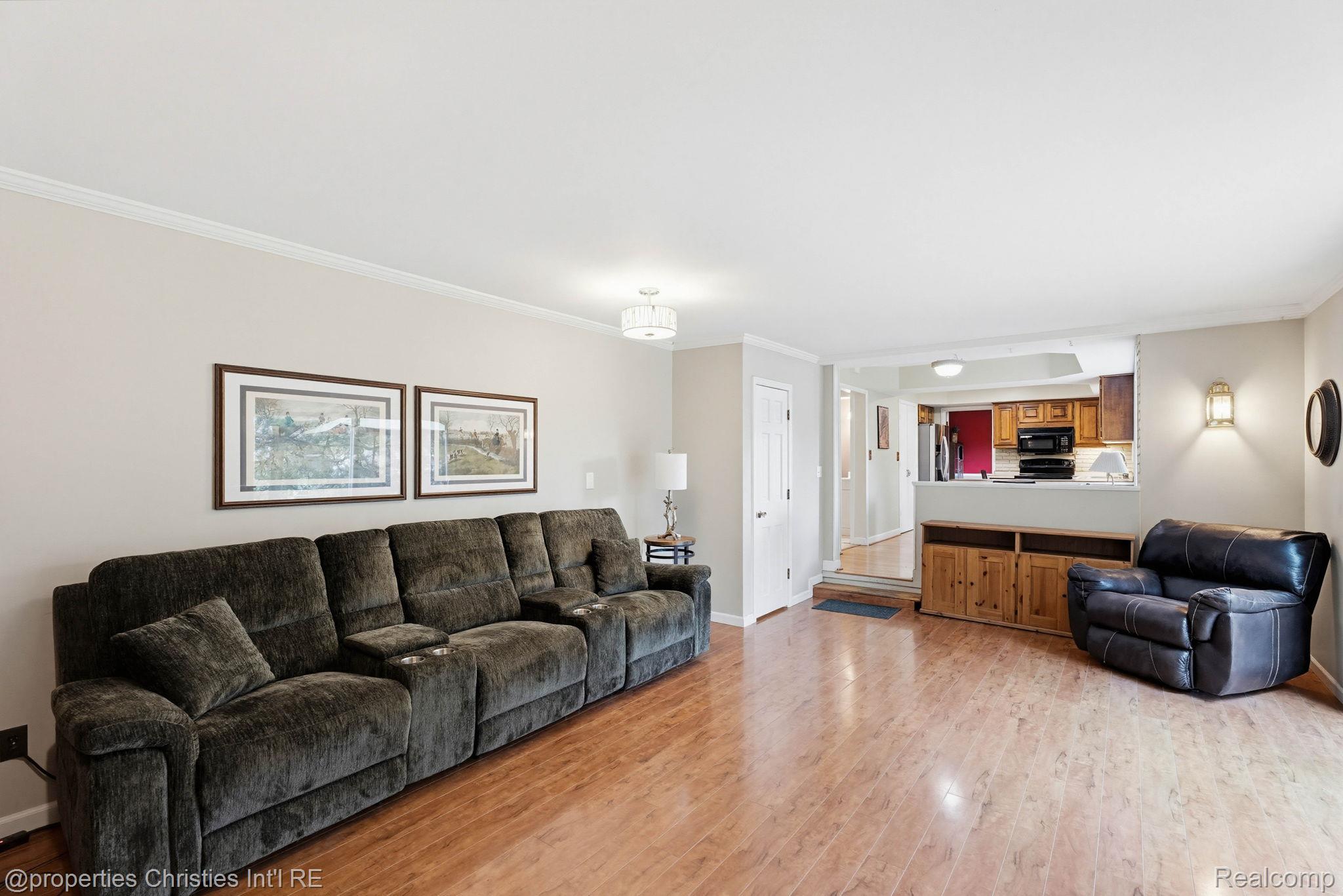8648 Tamarack Drive