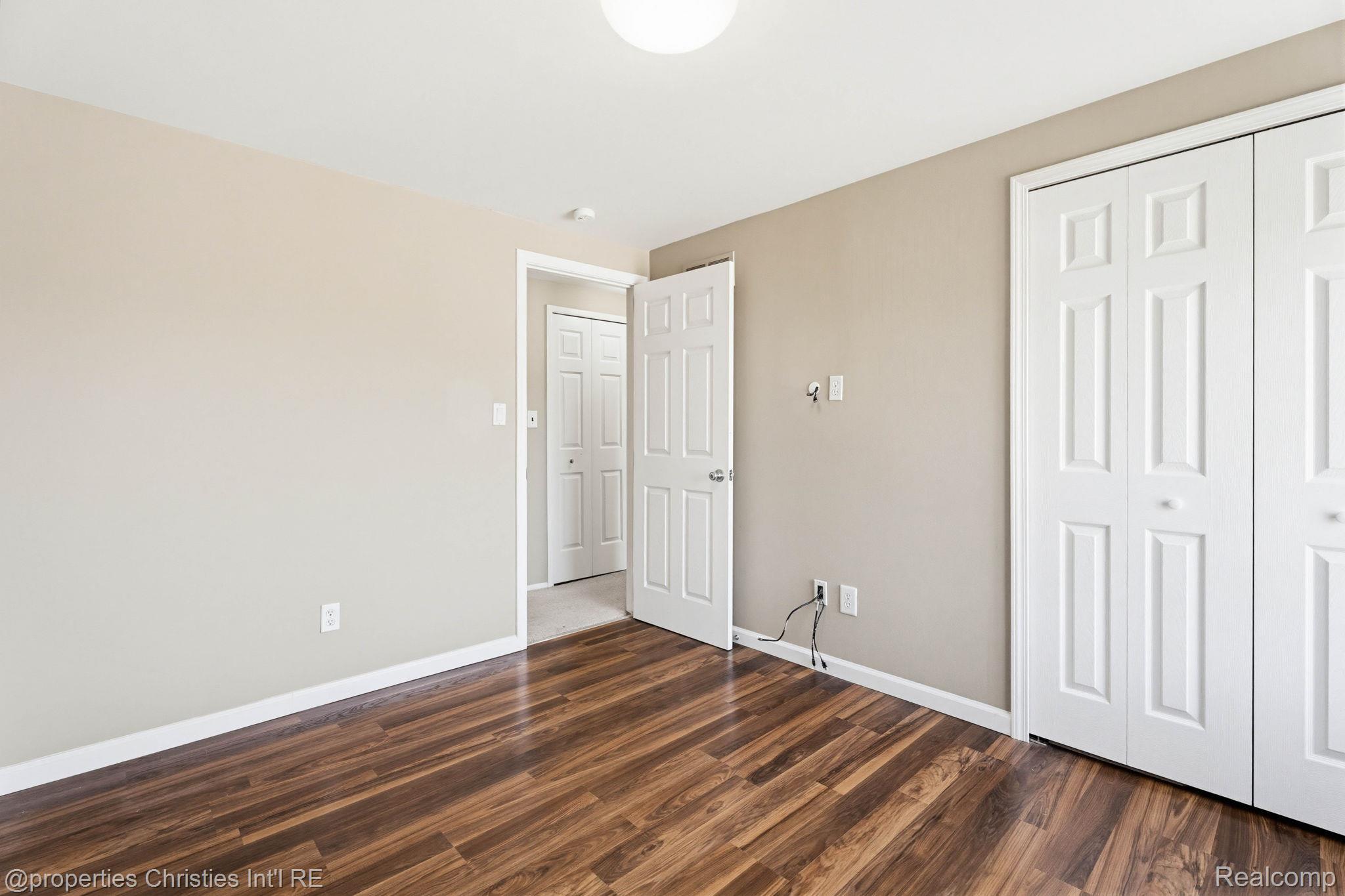 8700 Common Road