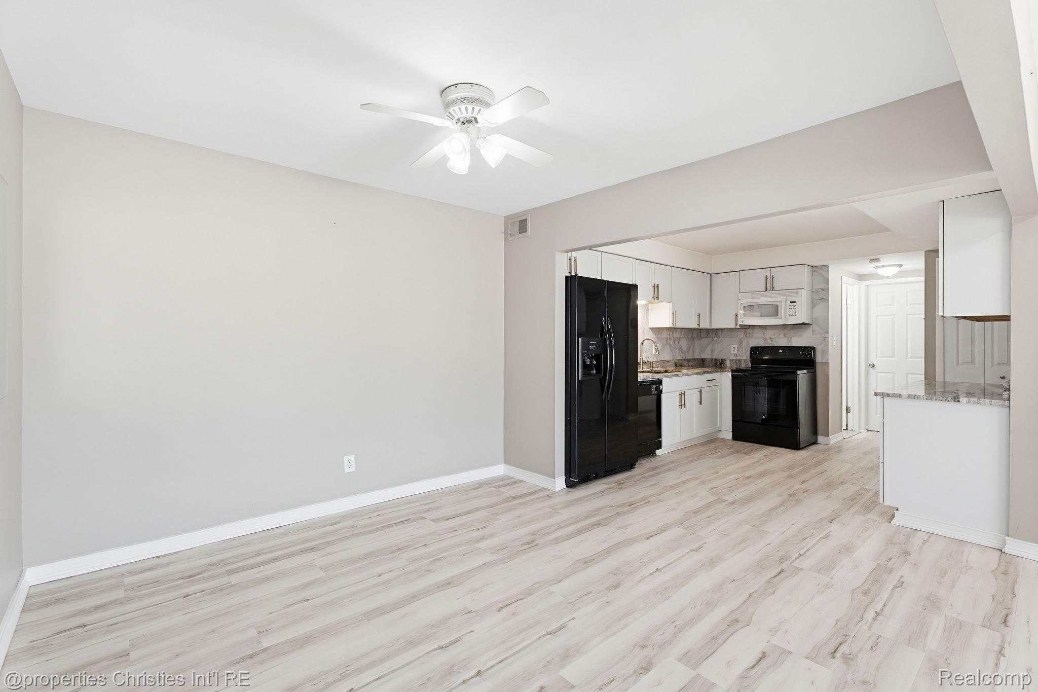 8700 Common Road