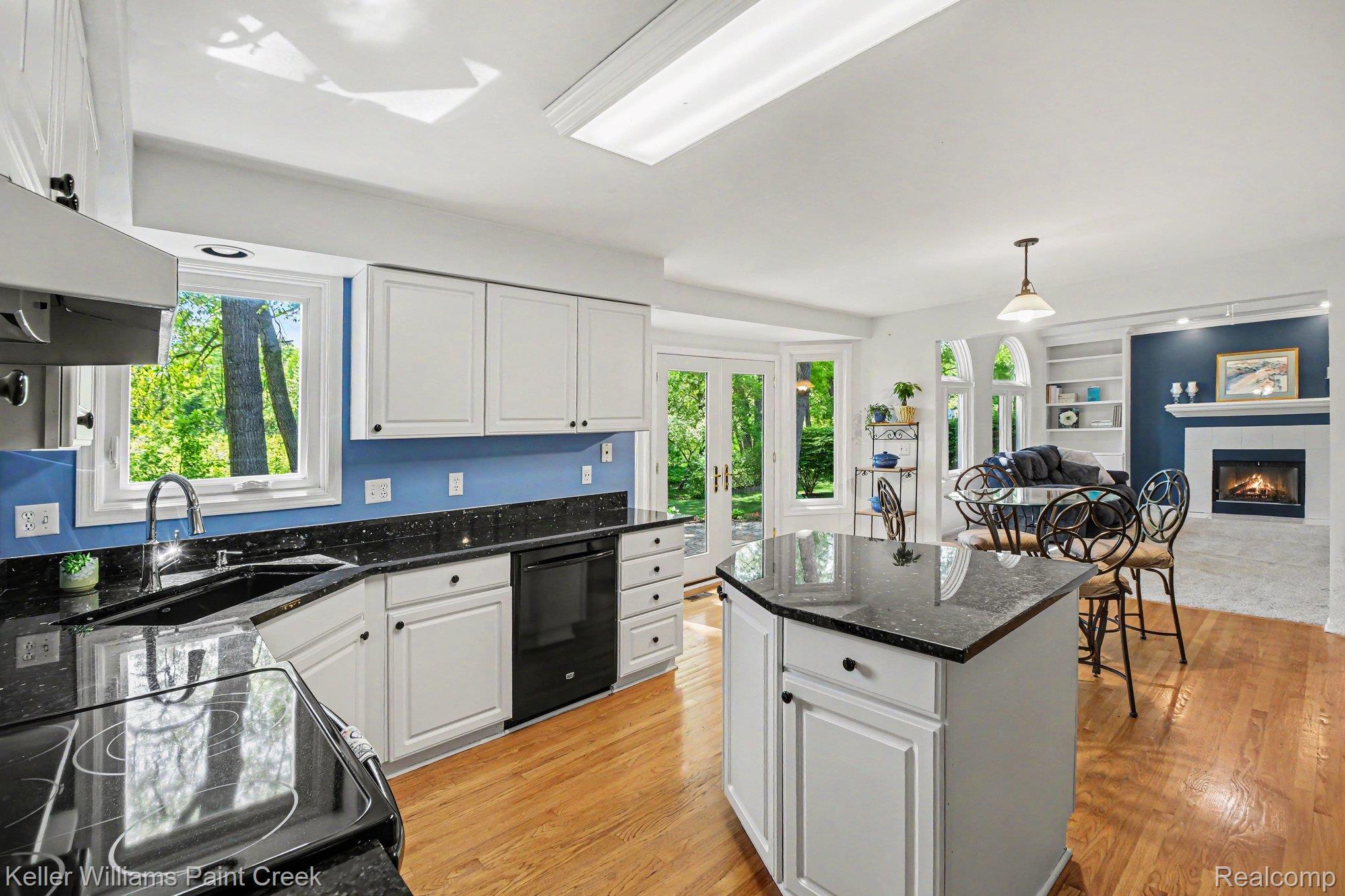 1091 American Elm Street
