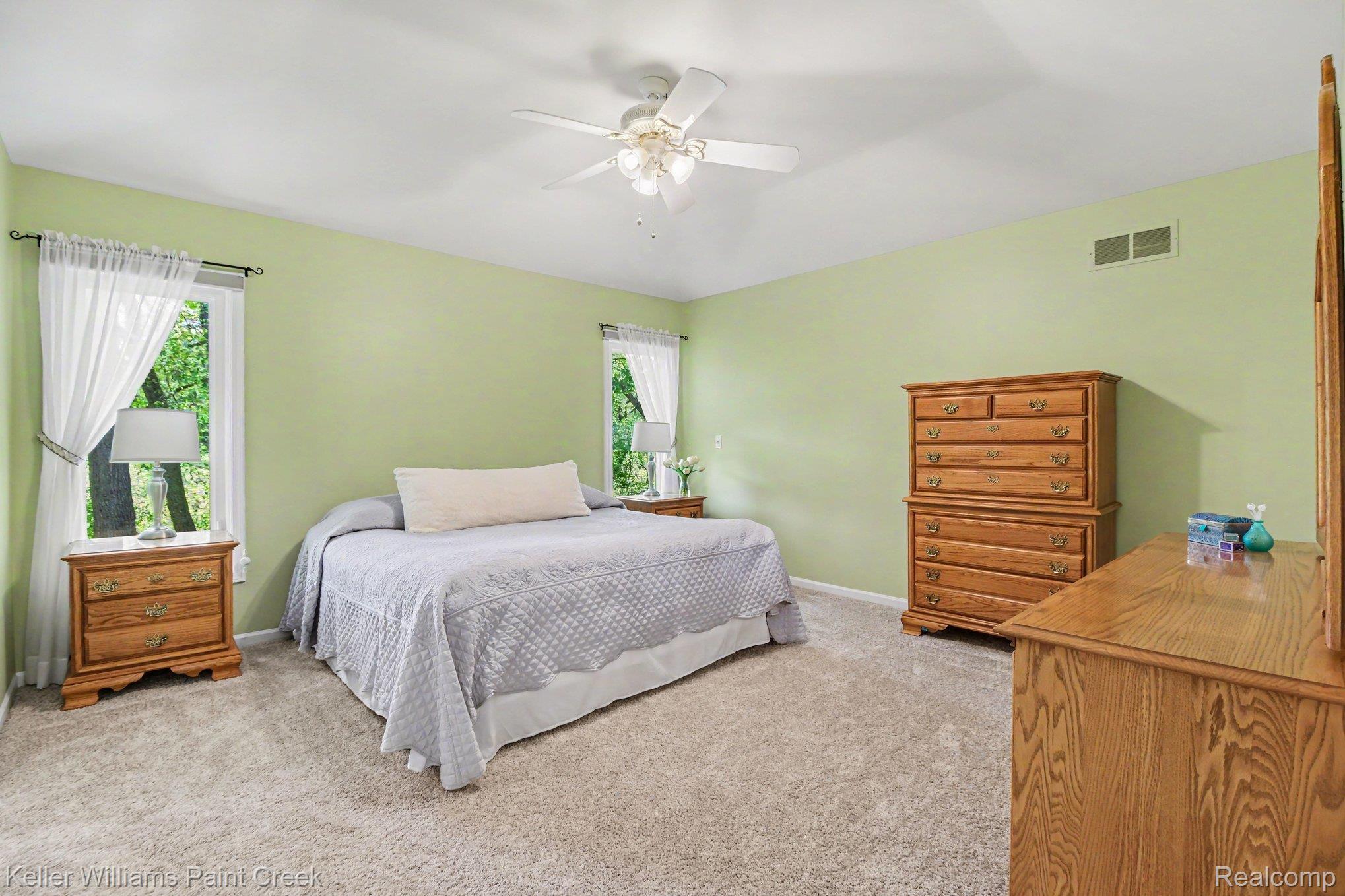 1091 American Elm Street