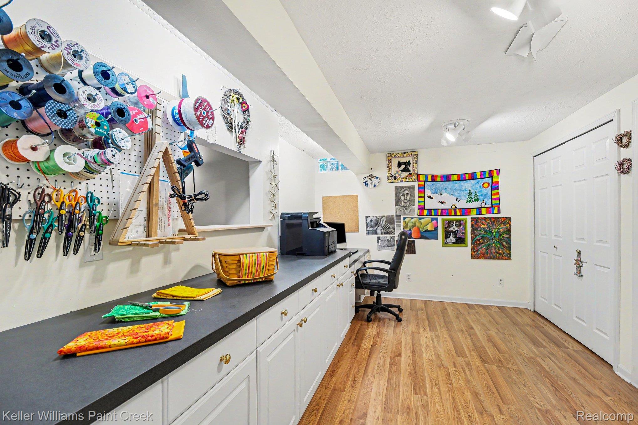 1091 American Elm Street