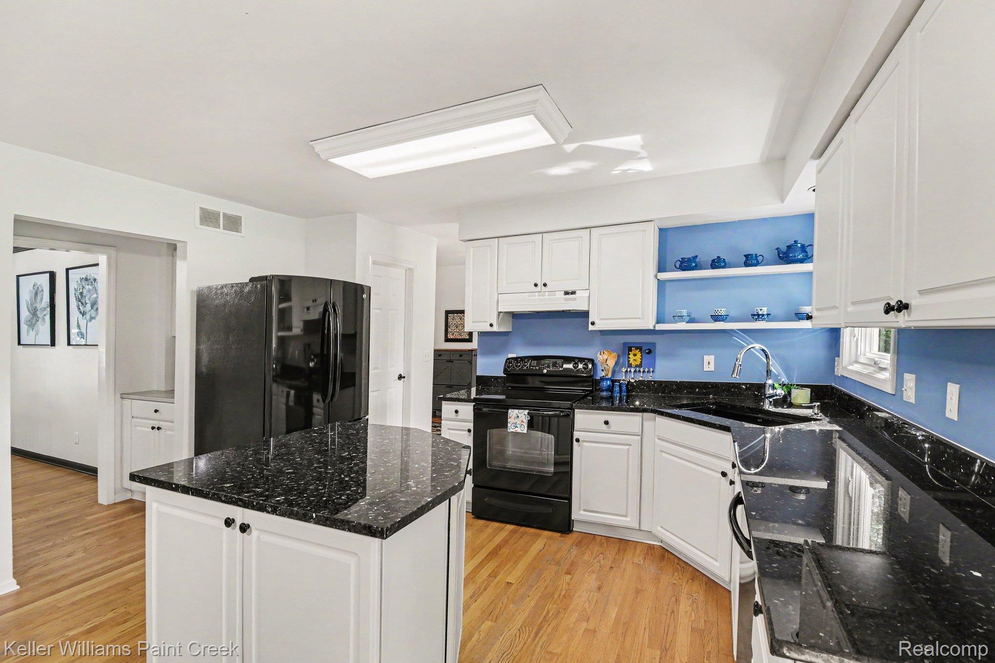 1091 American Elm Street