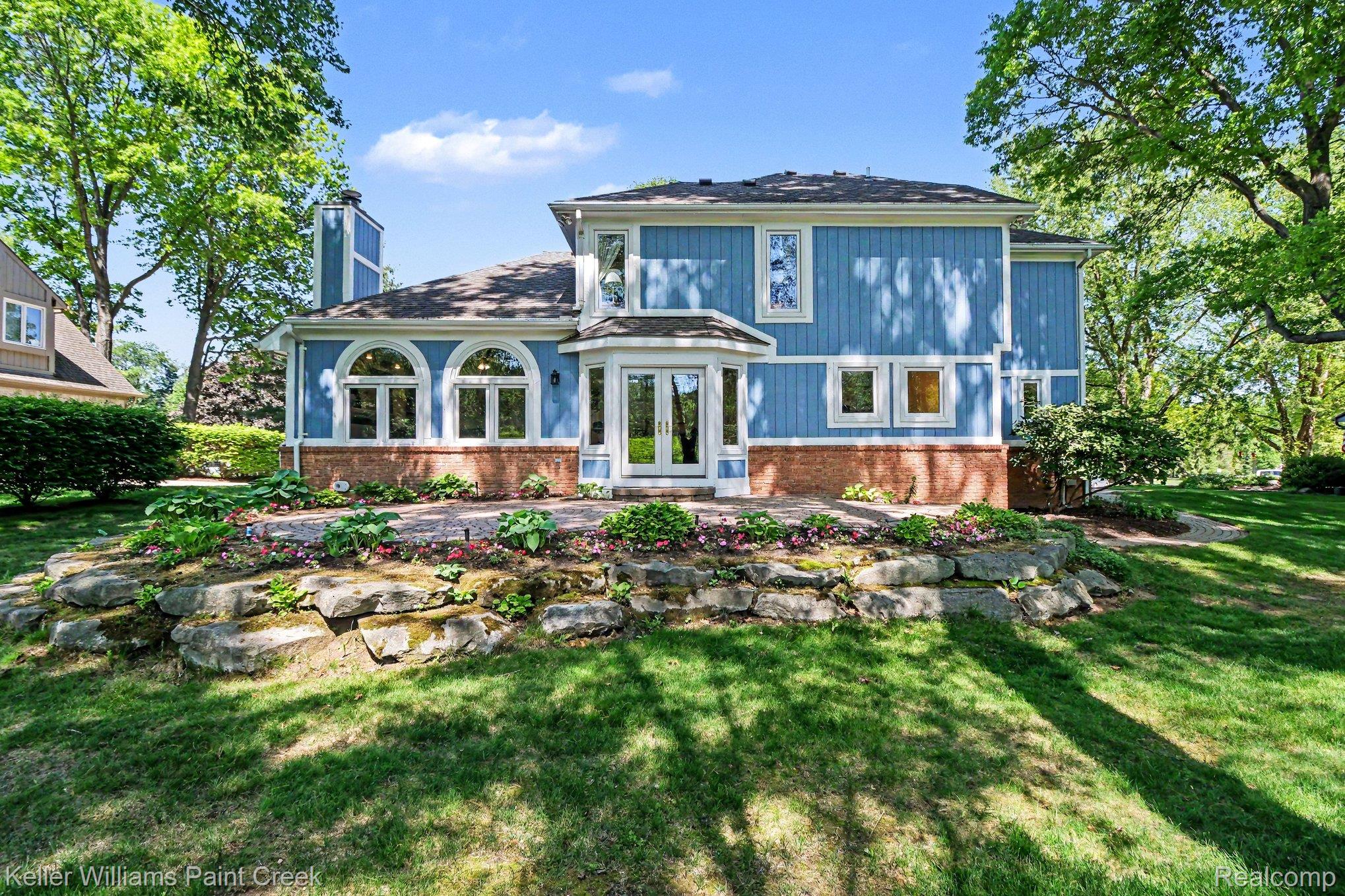 1091 American Elm Street
