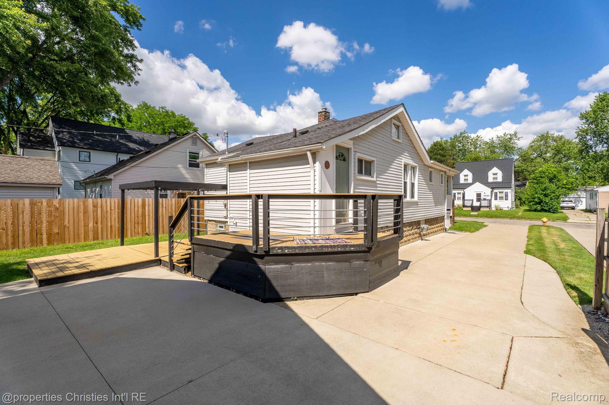 3059 Griffith Avenue