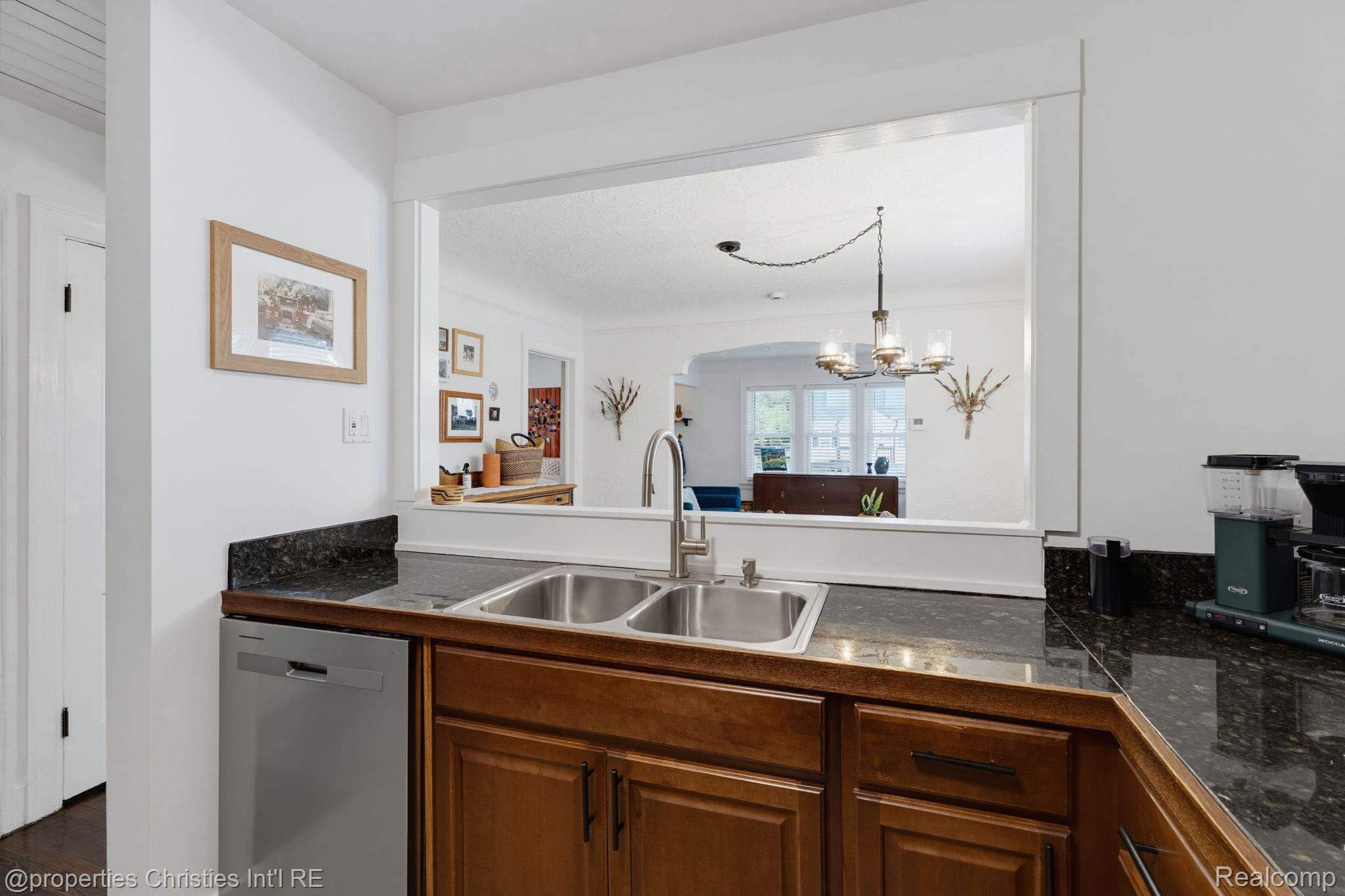 3059 Griffith Avenue