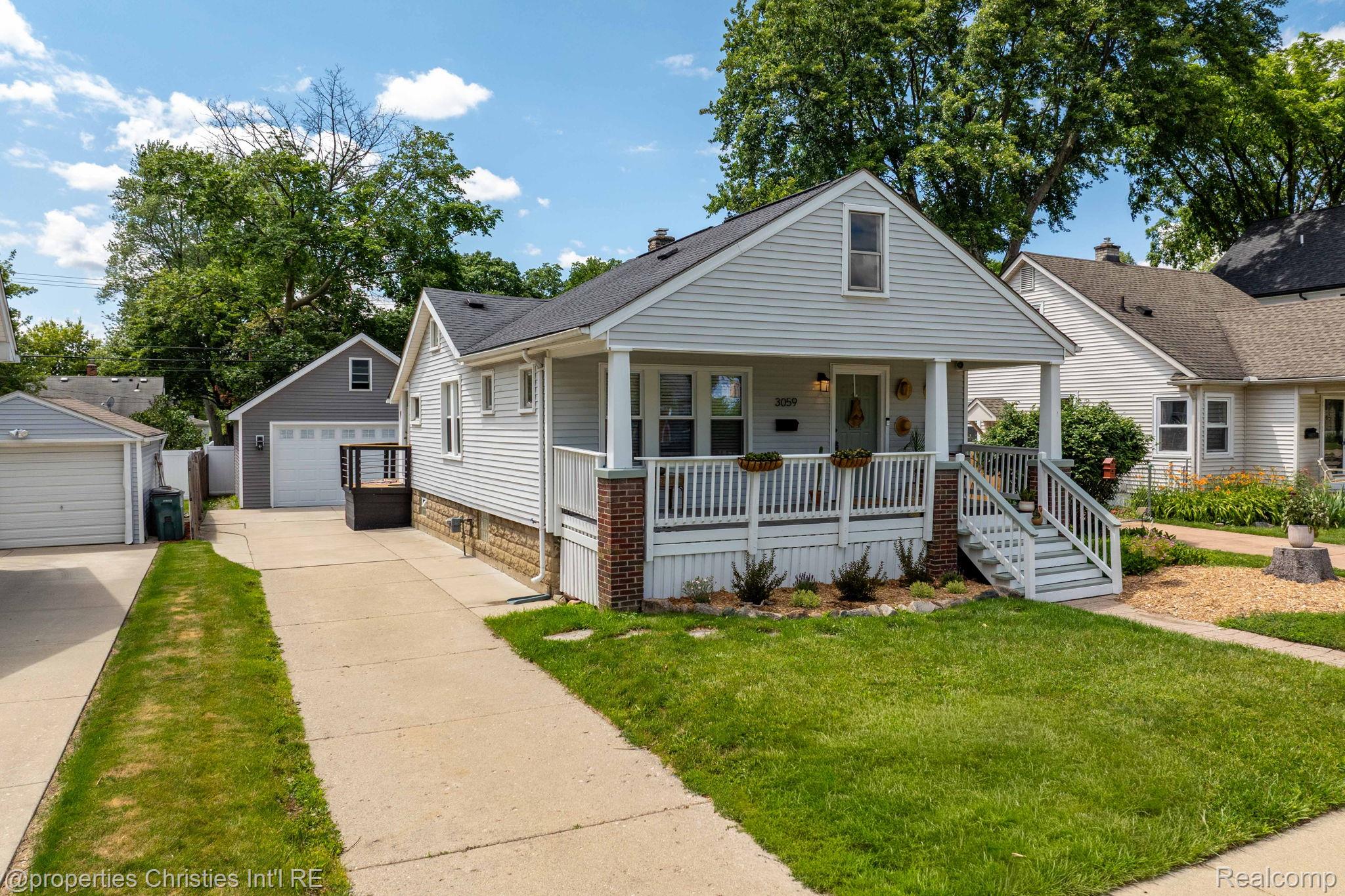 3059 Griffith Avenue