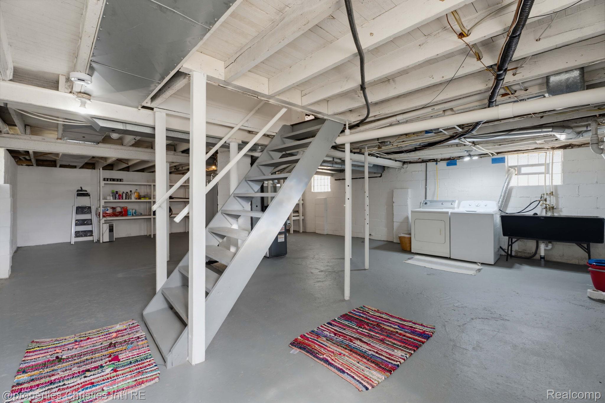 3059 Griffith Avenue