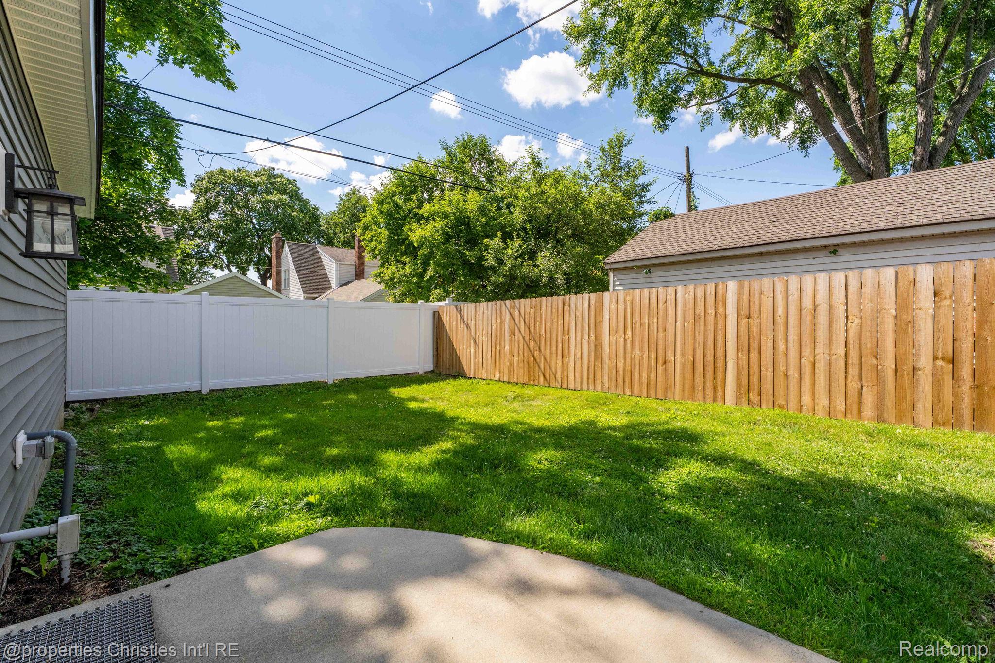 3059 Griffith Avenue