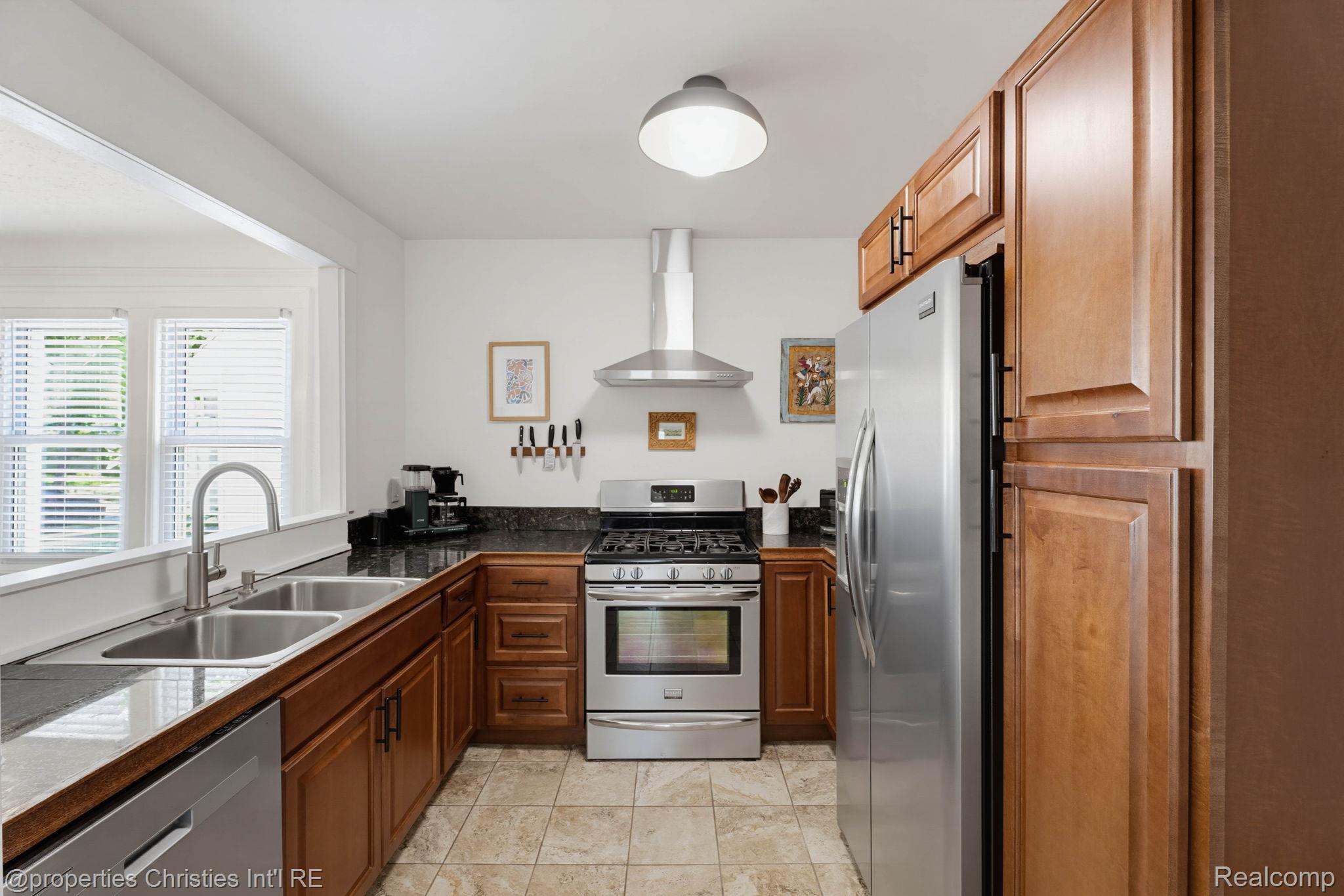 3059 Griffith Avenue