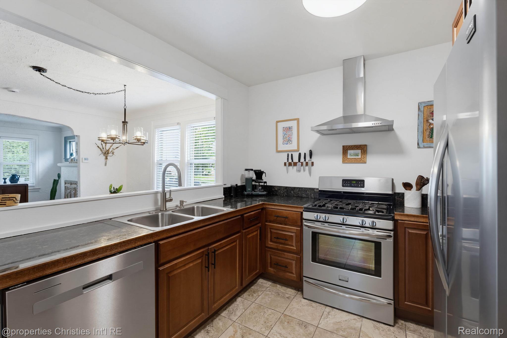 3059 Griffith Avenue
