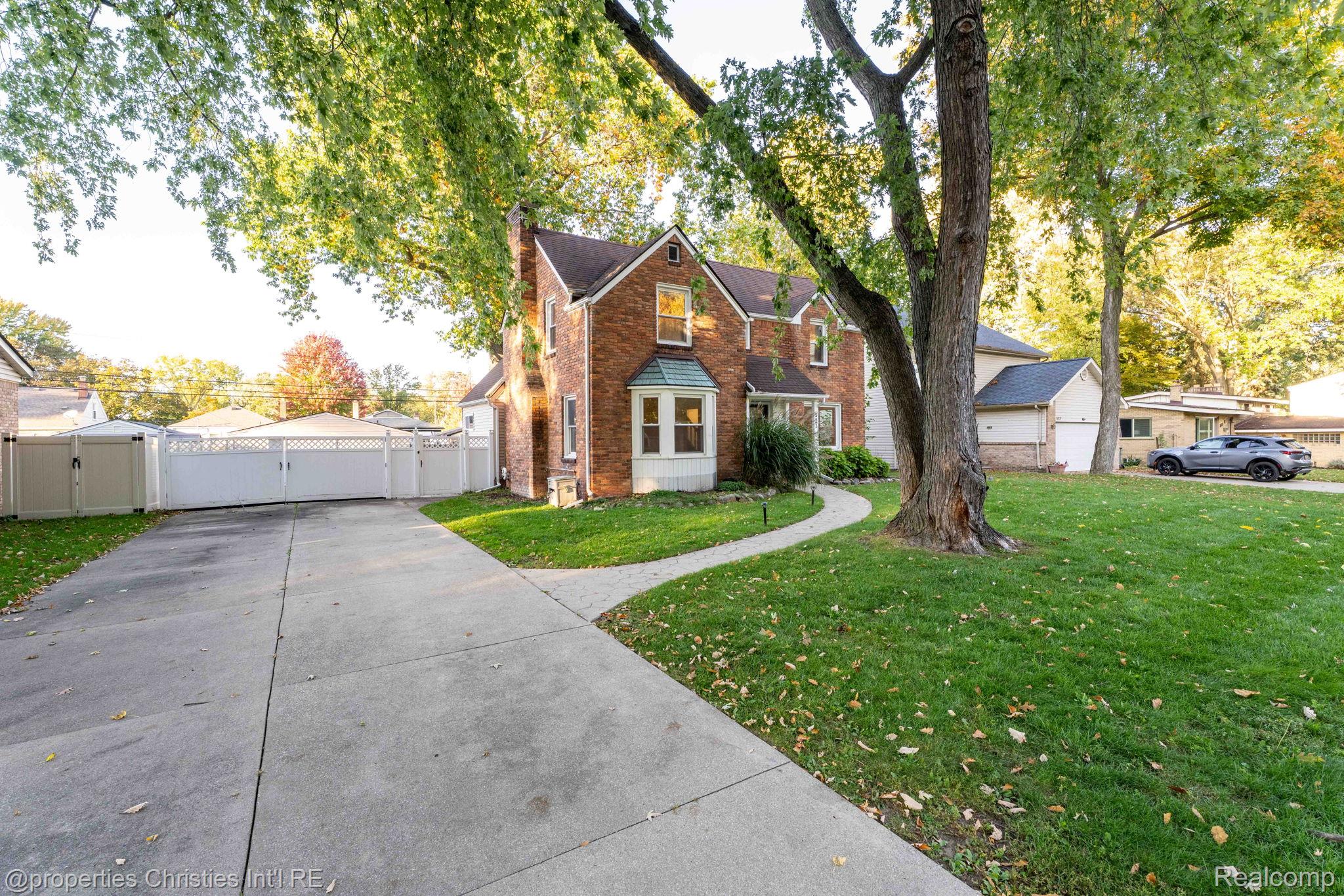 321 Fisher Court