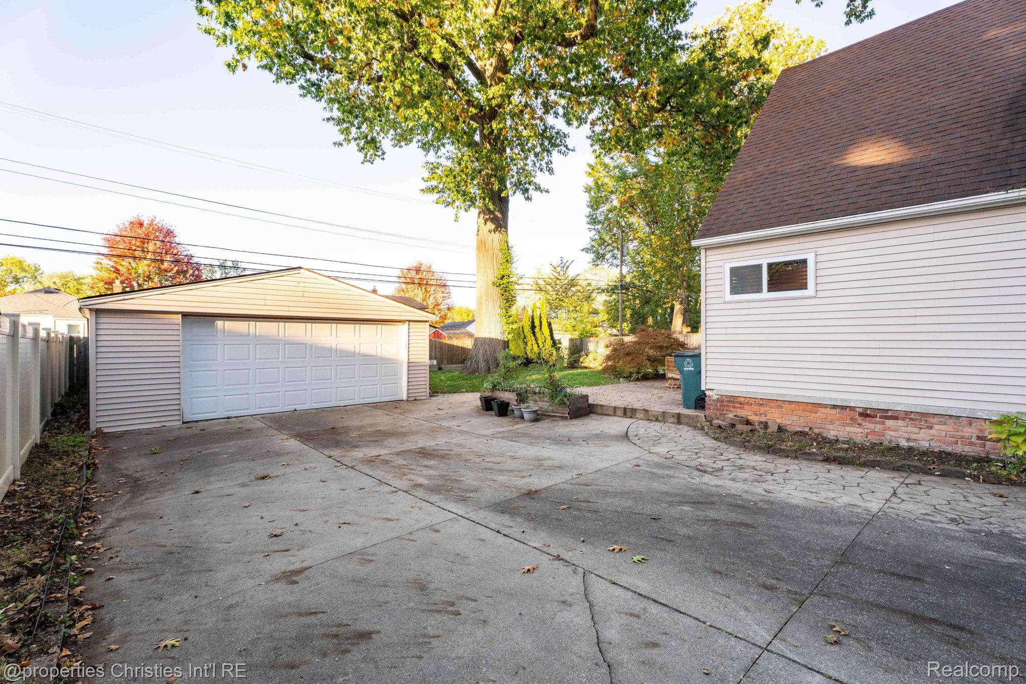 321 Fisher Court