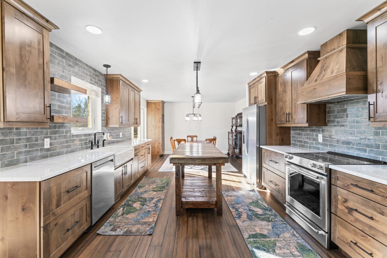 6862 Fieldstone Drive