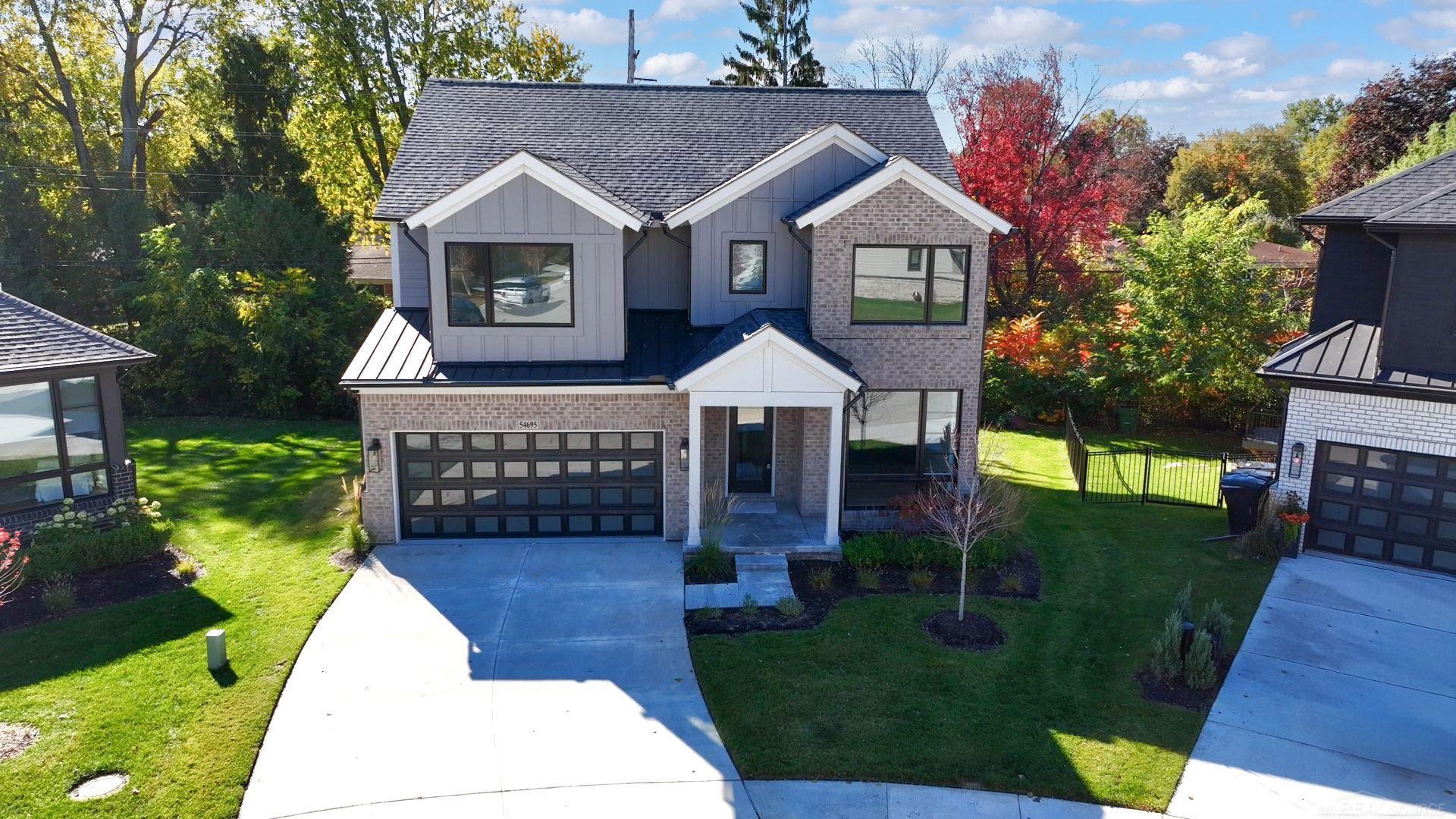 54695 Camden Court