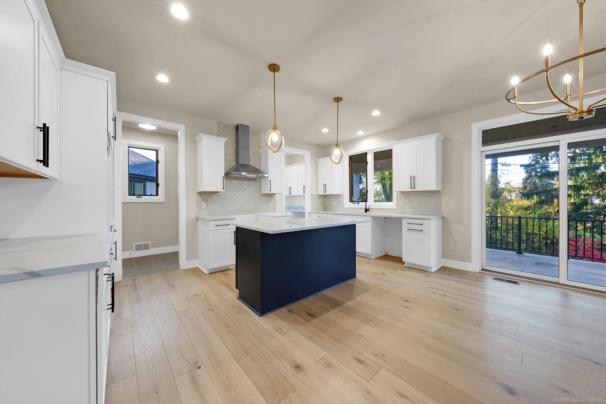 54695 Camden Court