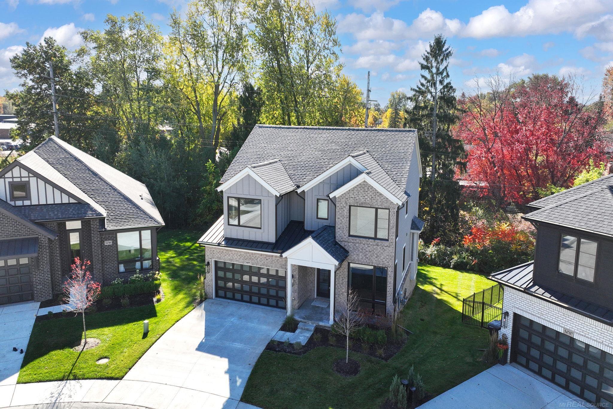 54695 Camden Court