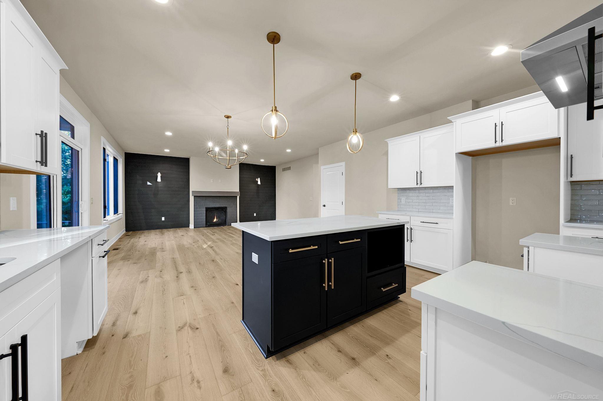 54695 Camden Court