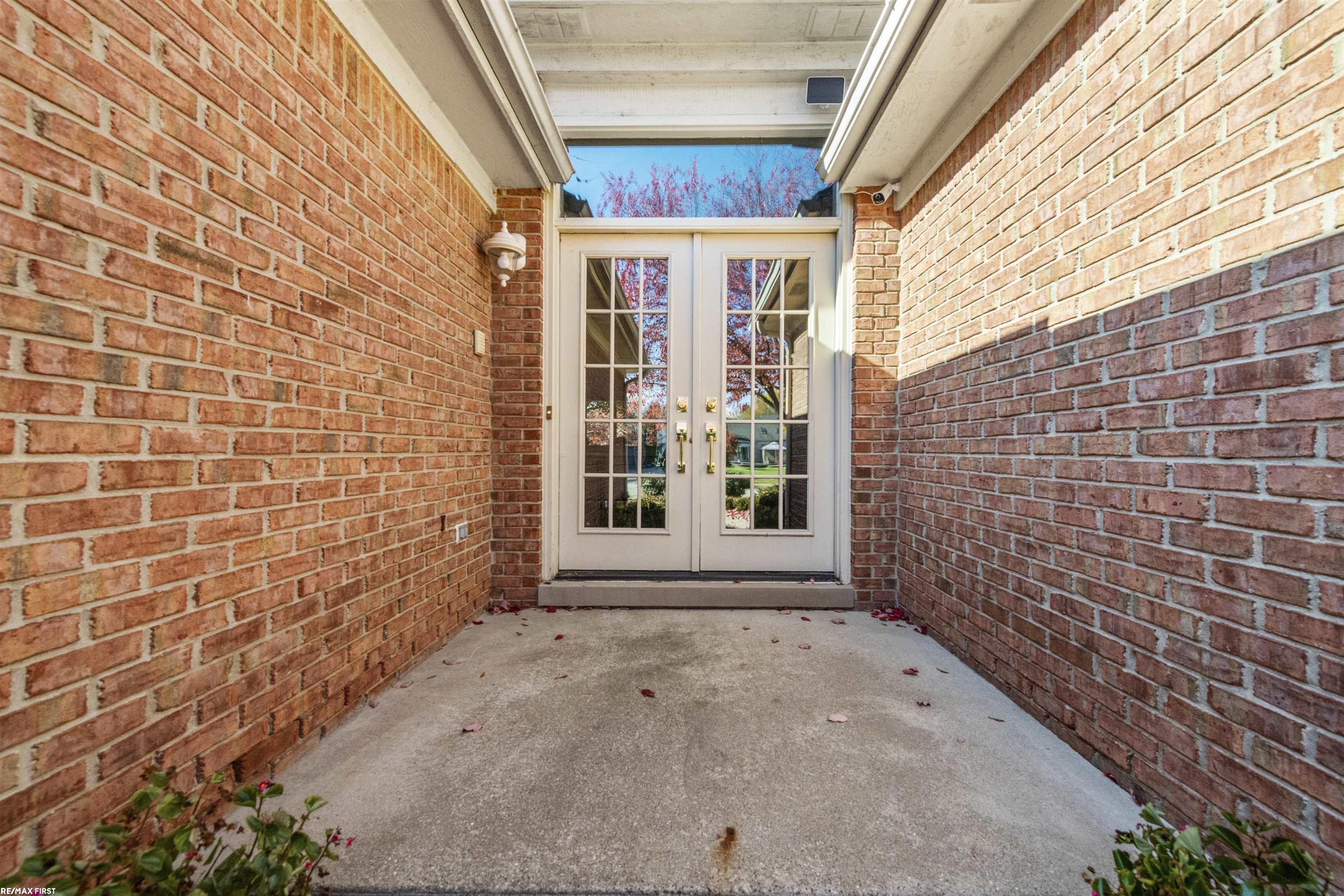 48727 Fairmont Drive