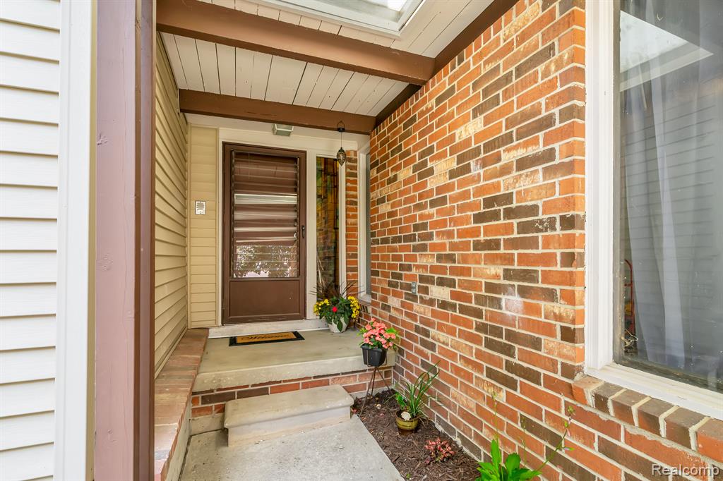 515 Oakbrook Circle
