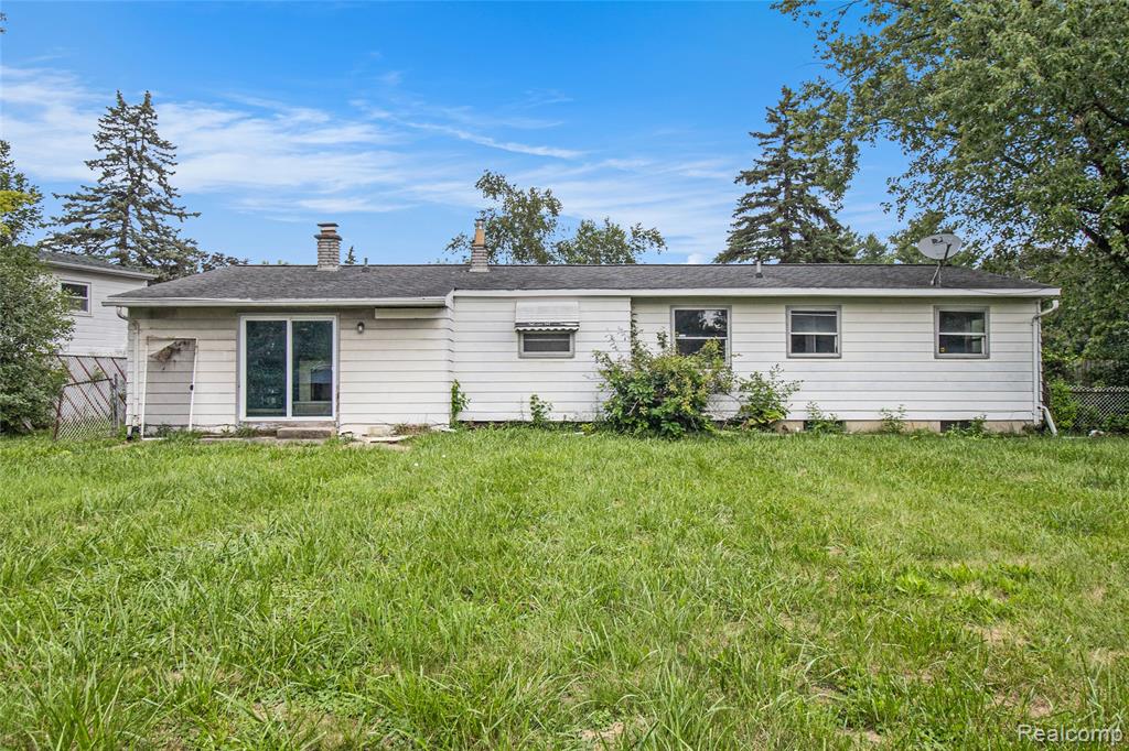 3345 Ridgecliffe Drive