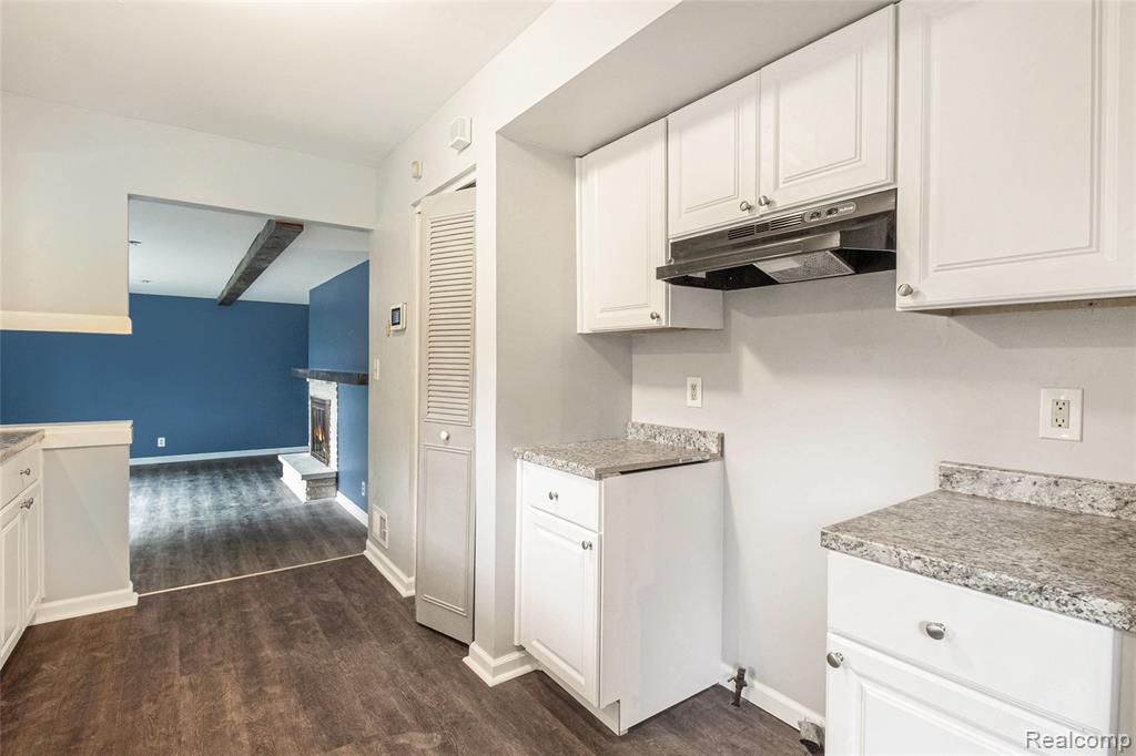 3345 Ridgecliffe Drive