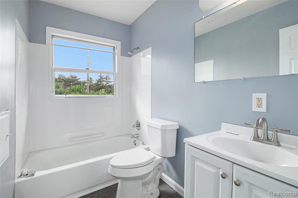 3345 Ridgecliffe Drive