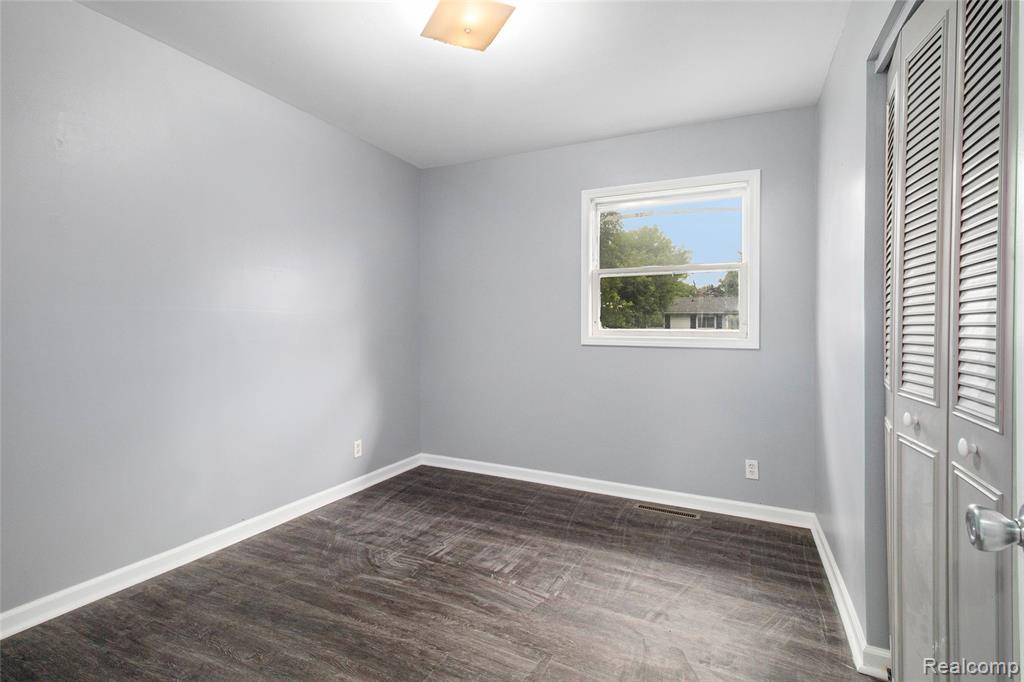 3345 Ridgecliffe Drive