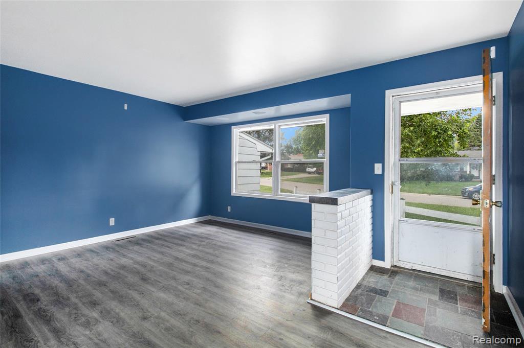 3345 Ridgecliffe Drive