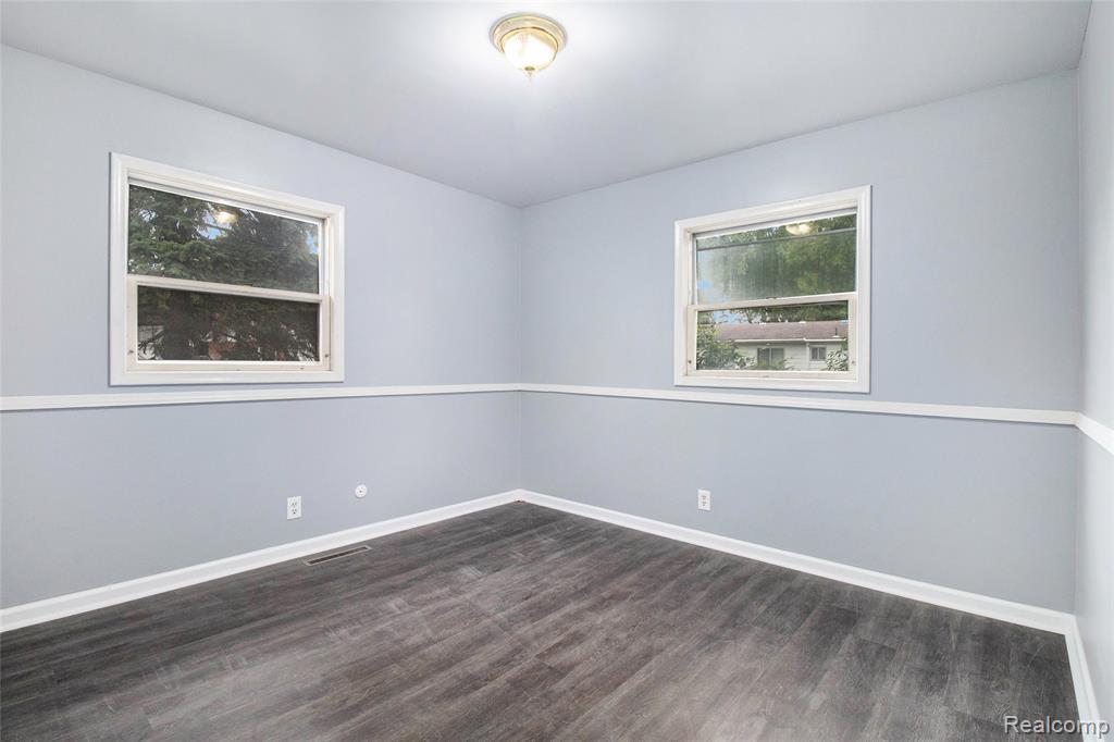 3345 Ridgecliffe Drive