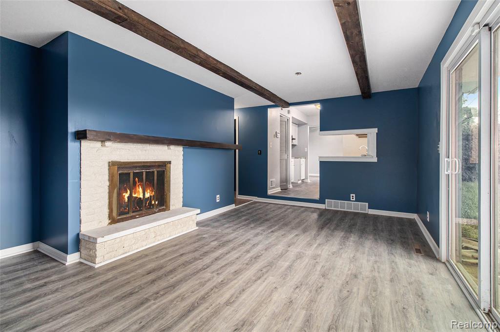 3345 Ridgecliffe Drive