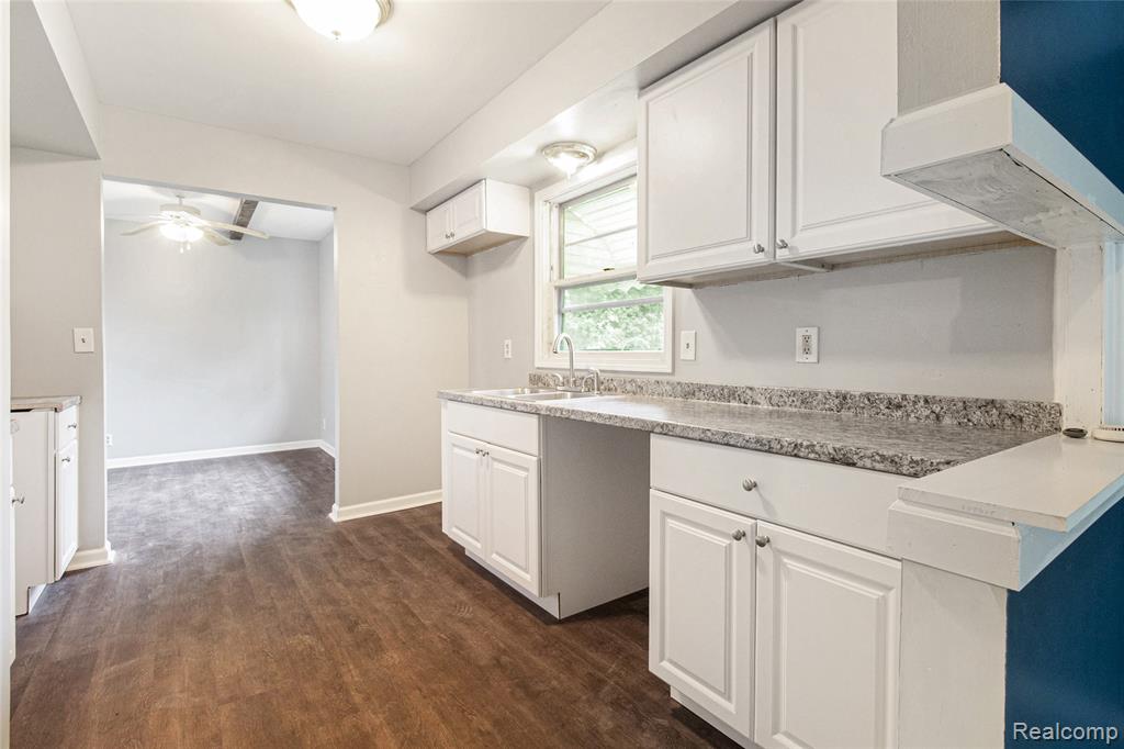 3345 Ridgecliffe Drive