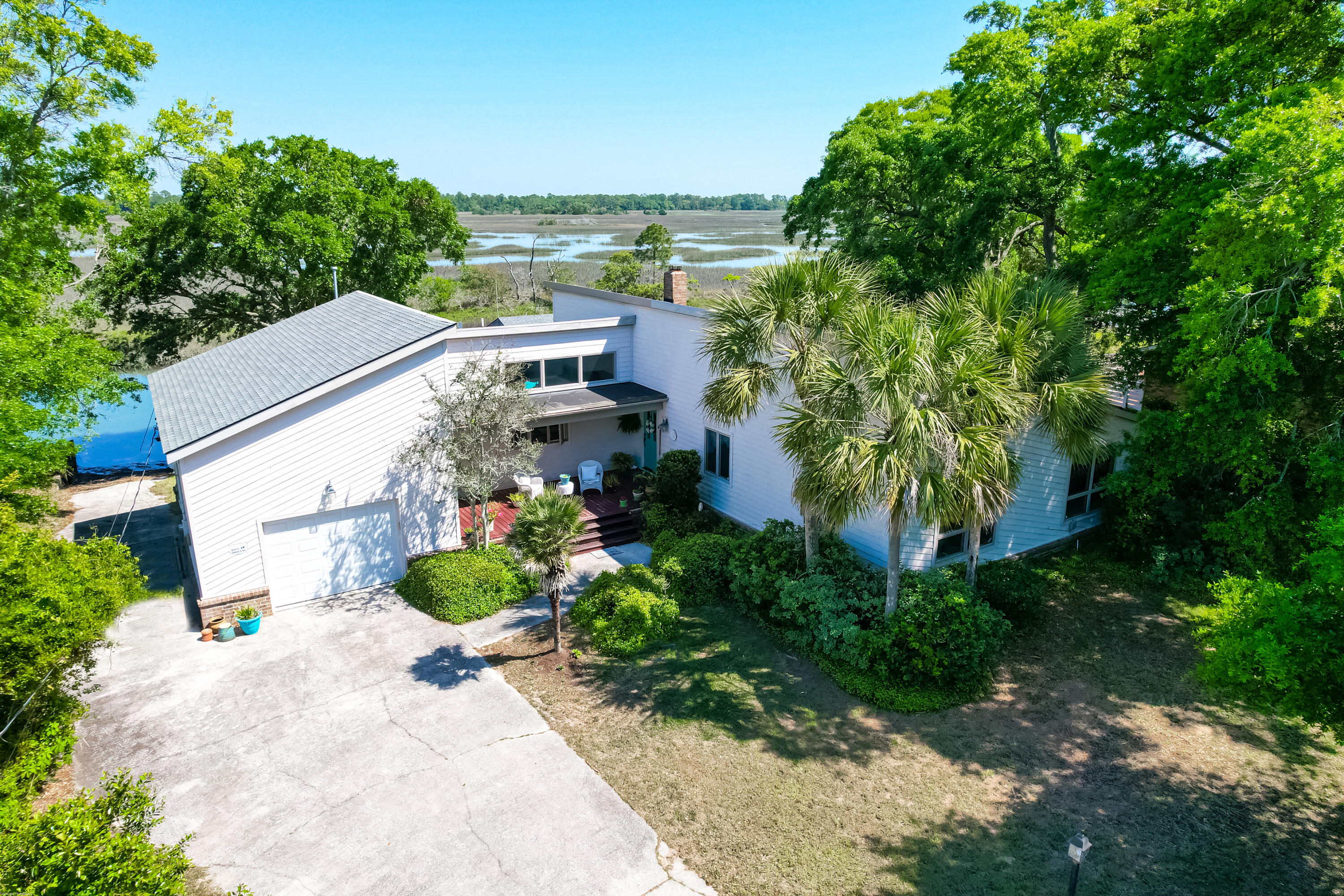 1586 Oak Island Drive