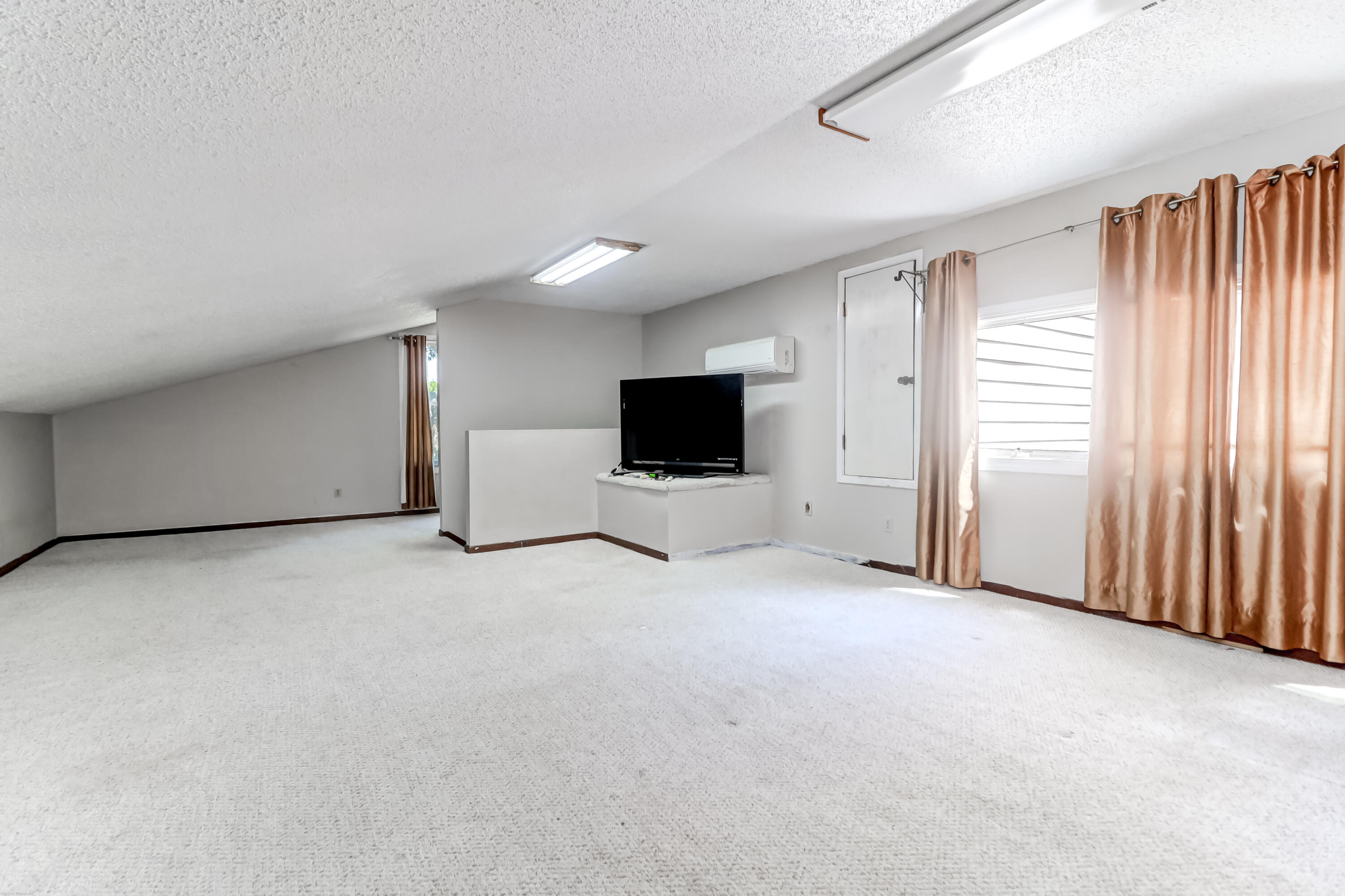 1586 Oak Island Drive